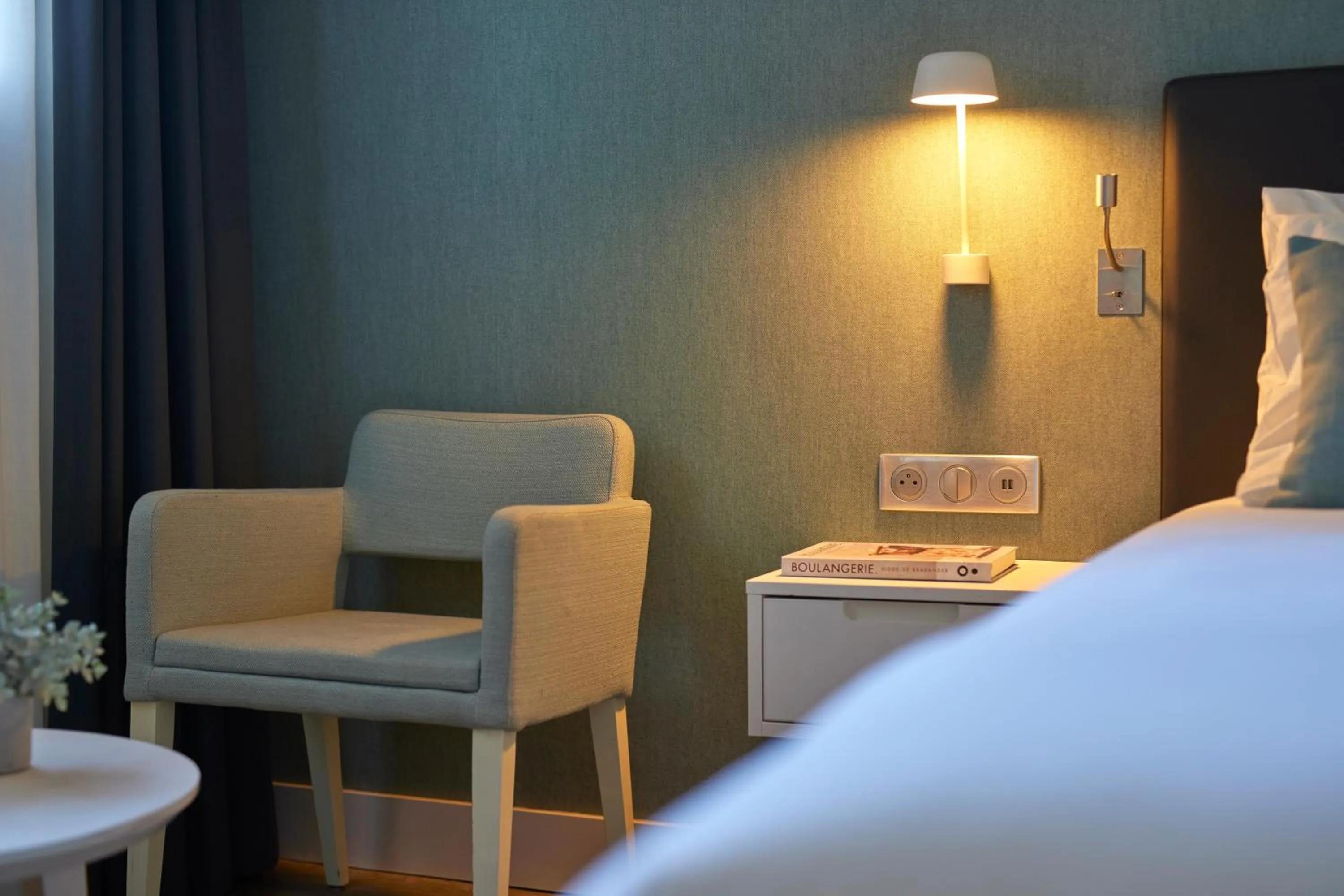 Bedroom, Bed in Van der Valk Hotel Saint-Aygulf