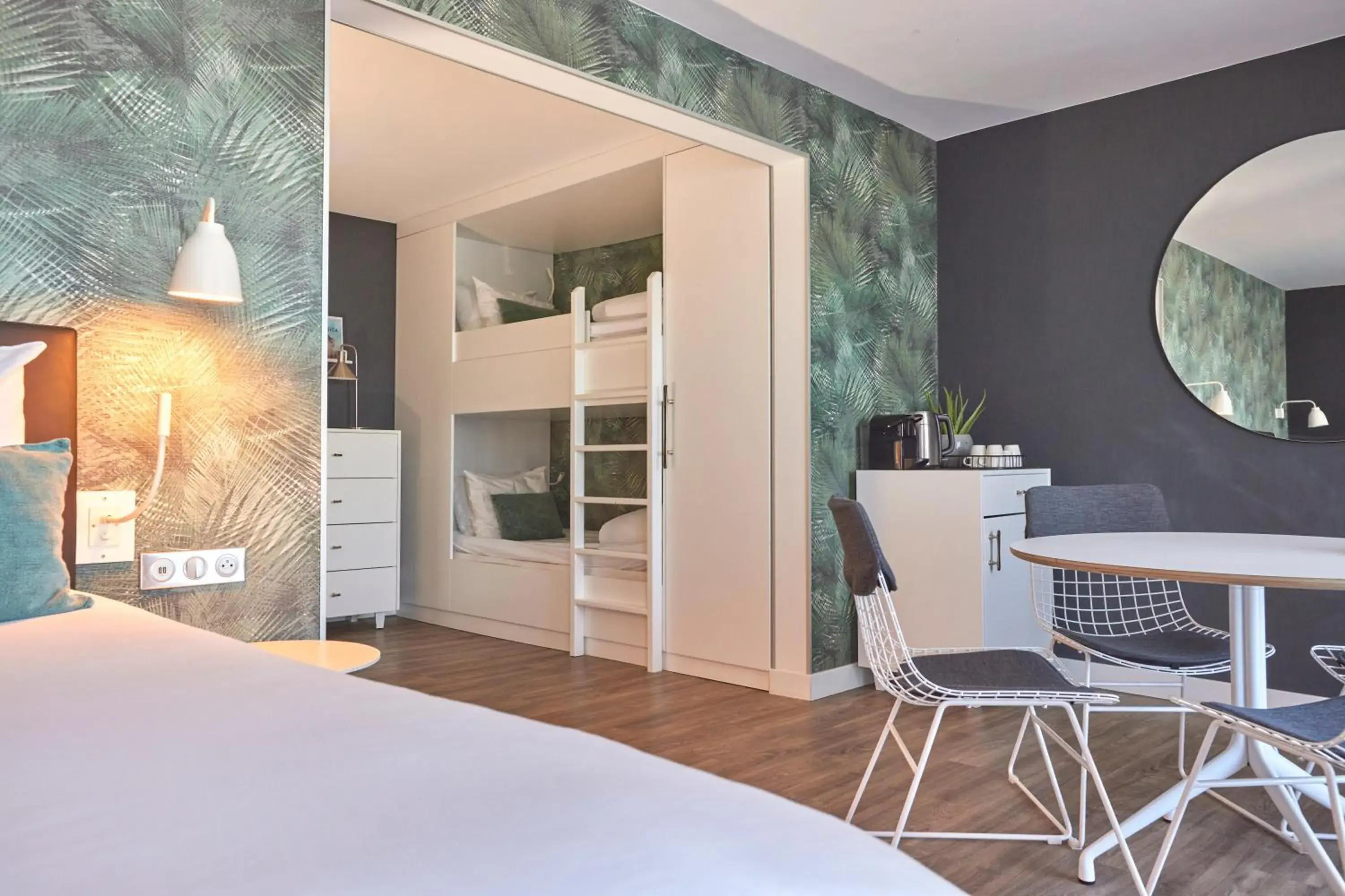 Family Suite with bunk bed in Van der Valk Hotel Saint-Aygulf Family Suite with bunk bed in Van der Valk Hotel Saint-Aygulf