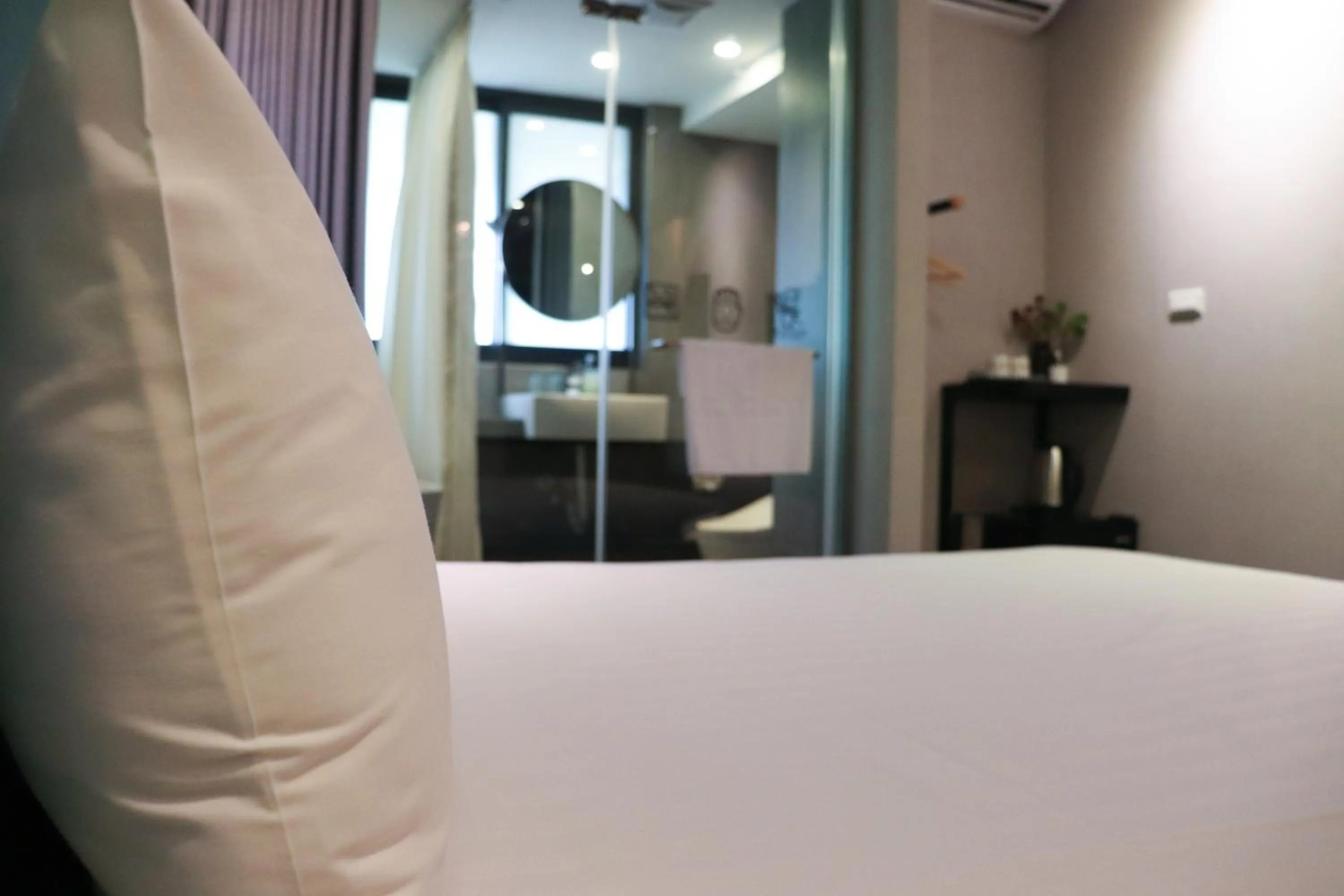 Photo of the whole room, Bed in Cho Hotel 3