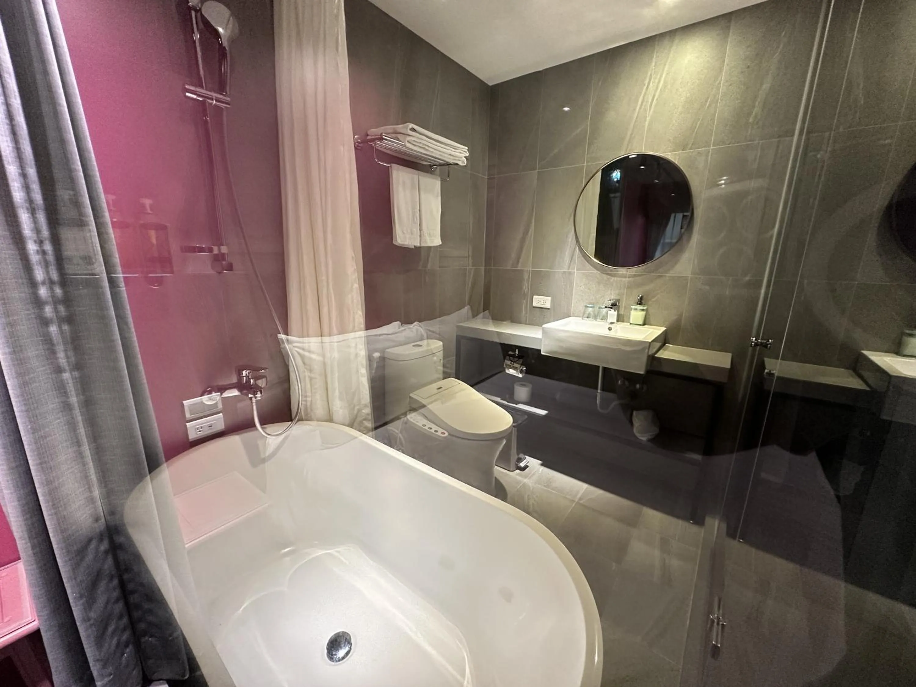 Bathroom in Cho Hotel 3