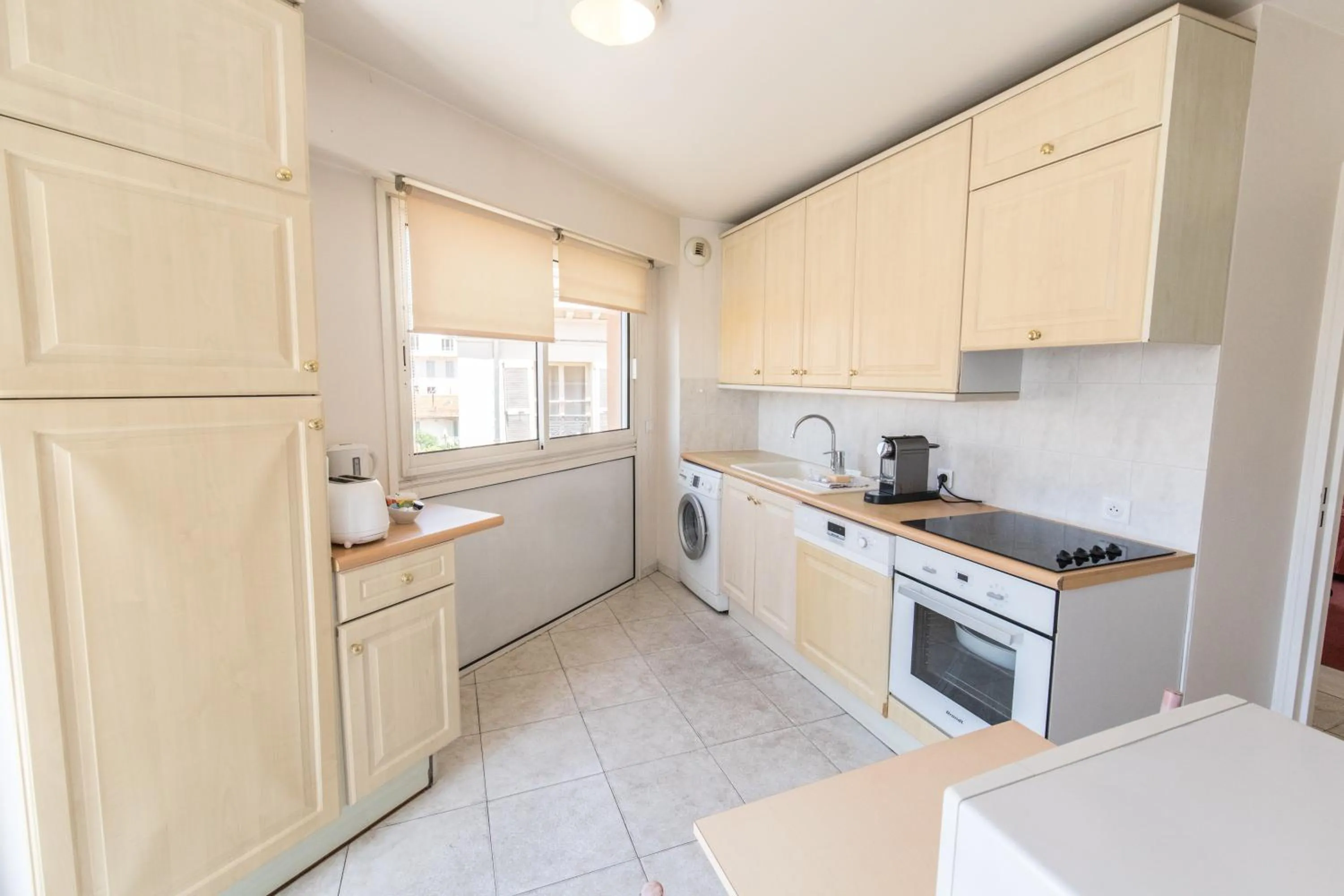 Kitchen or kitchenette in Cannes Croisette Prestige Apart'hotel