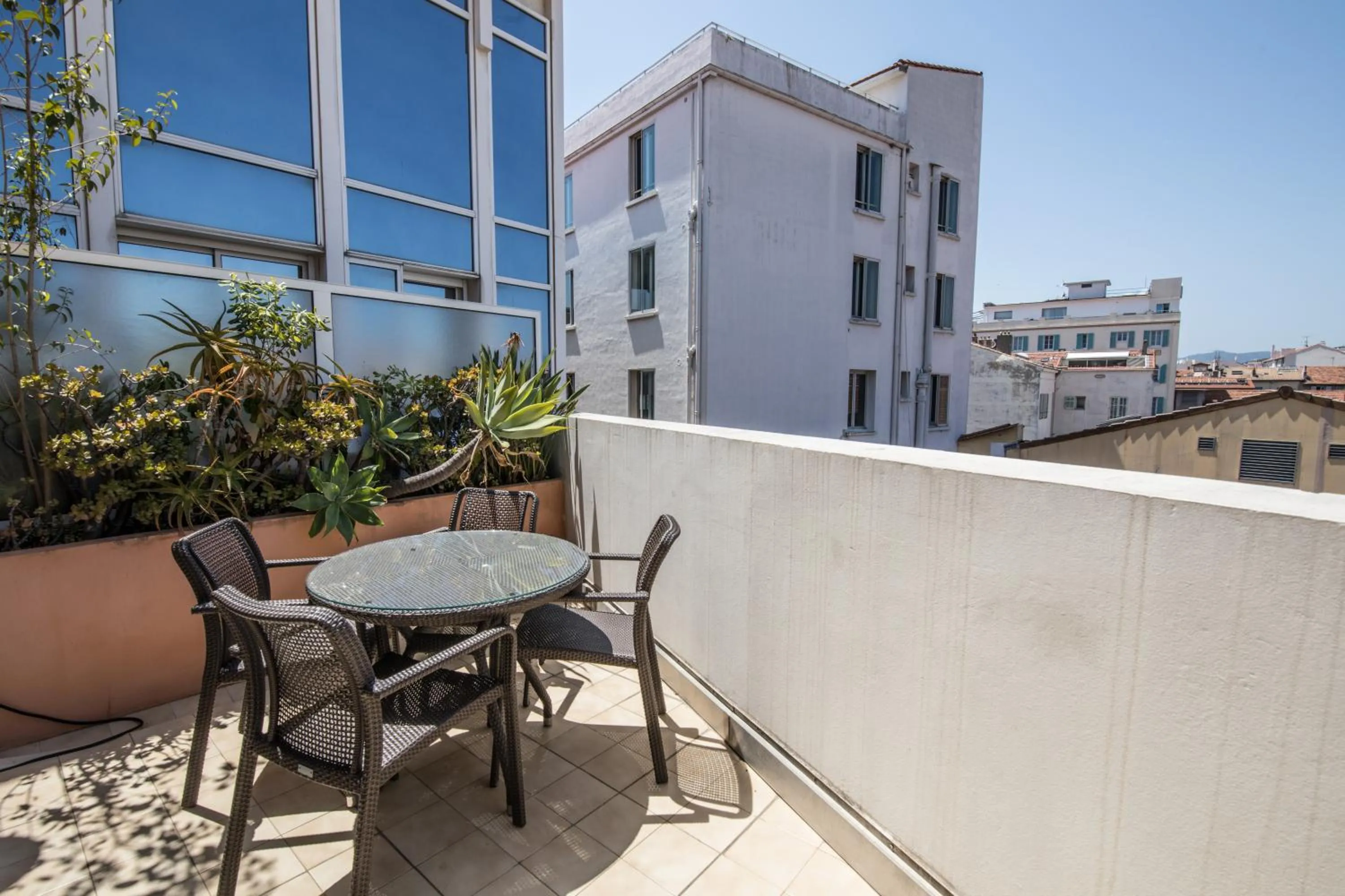 Patio in Cannes Croisette Prestige Apart'hotel