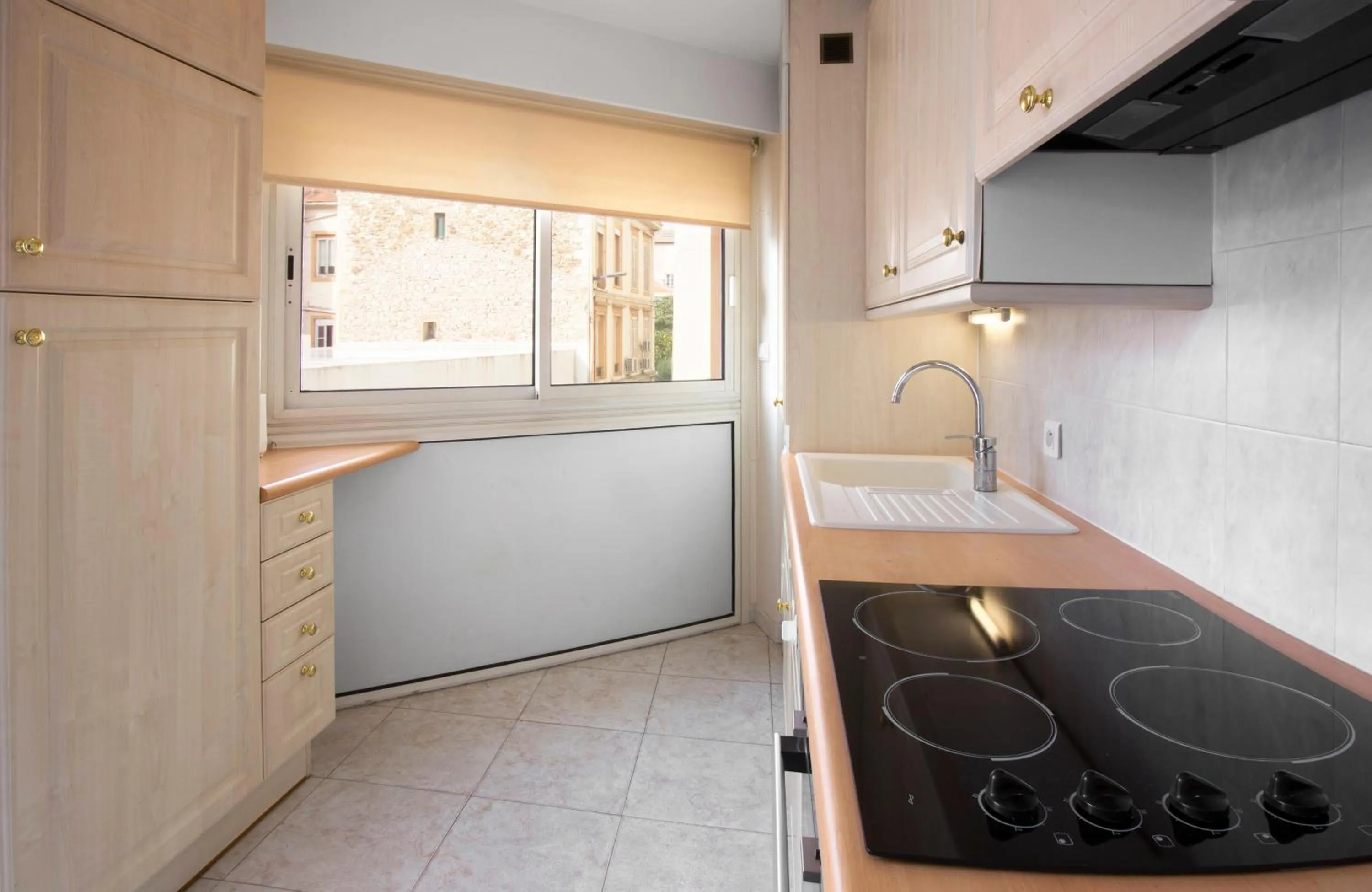 Kitchen or kitchenette in Cannes Croisette Prestige Apart'hotel
