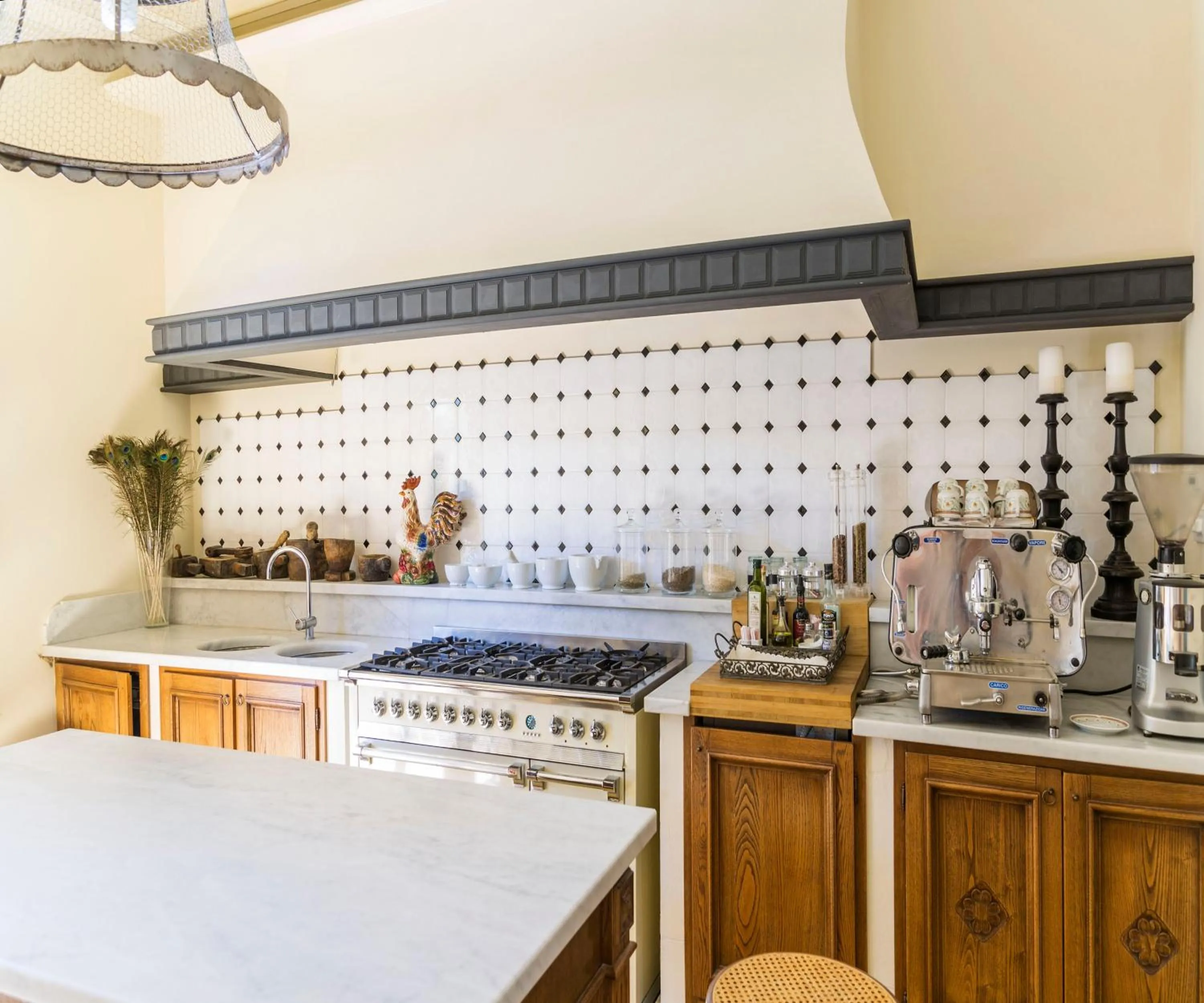 Communal kitchen in Villa Sestilia Guest House