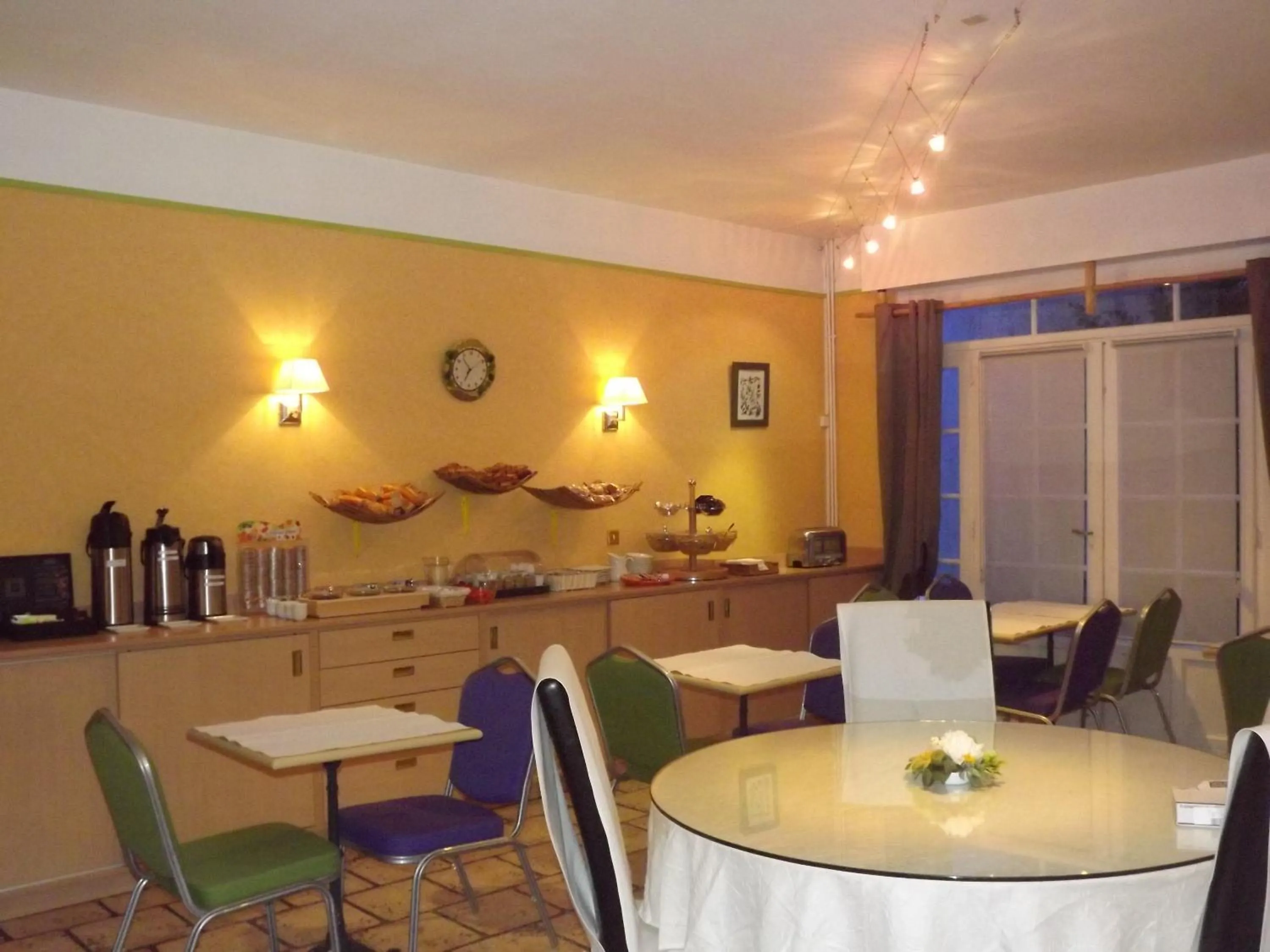 Restaurant/Places to Eat in Hotel de L'Europe, La Roche-Posay