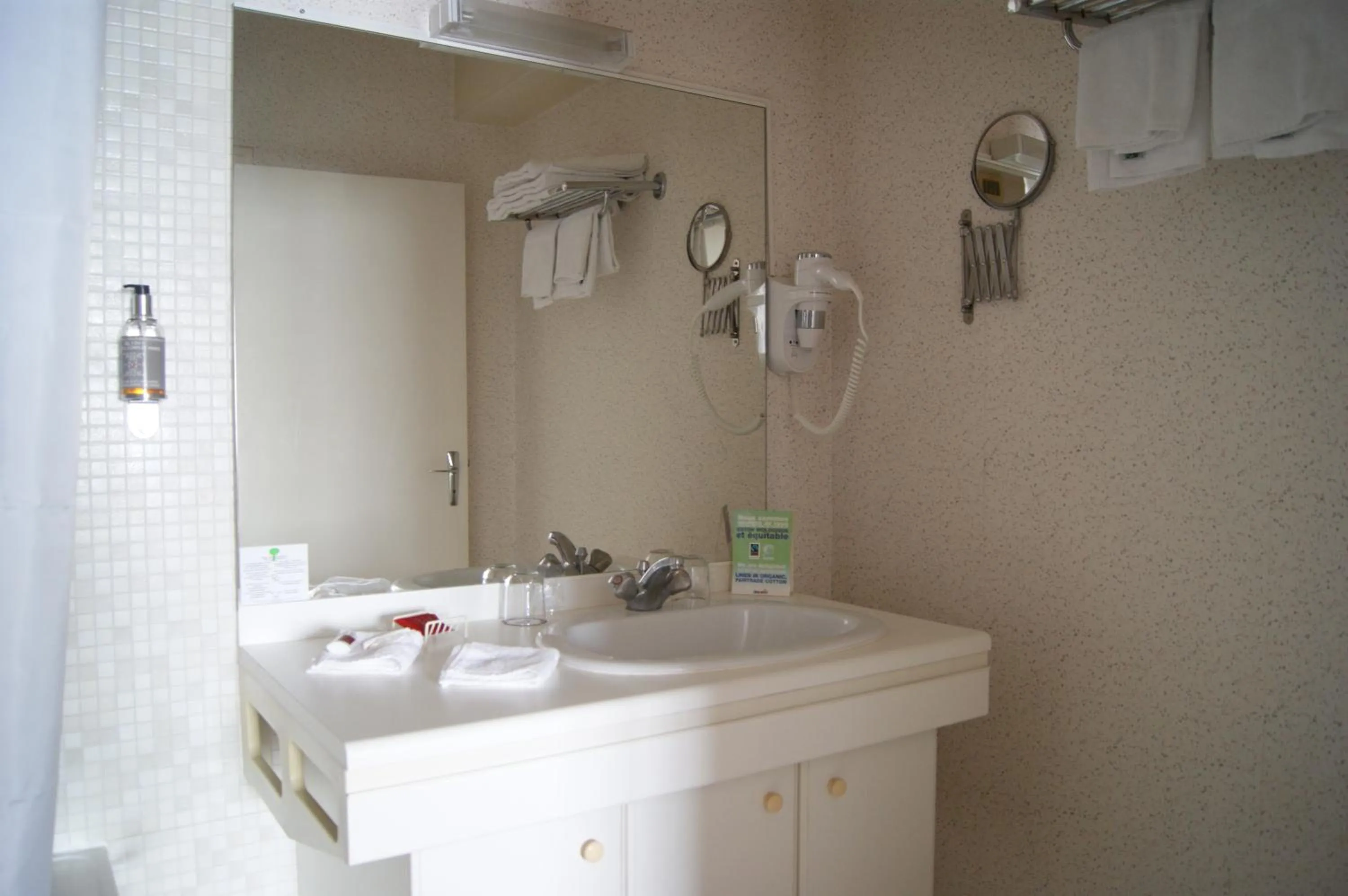 Bathroom in Hotel de L'Europe, La Roche-Posay