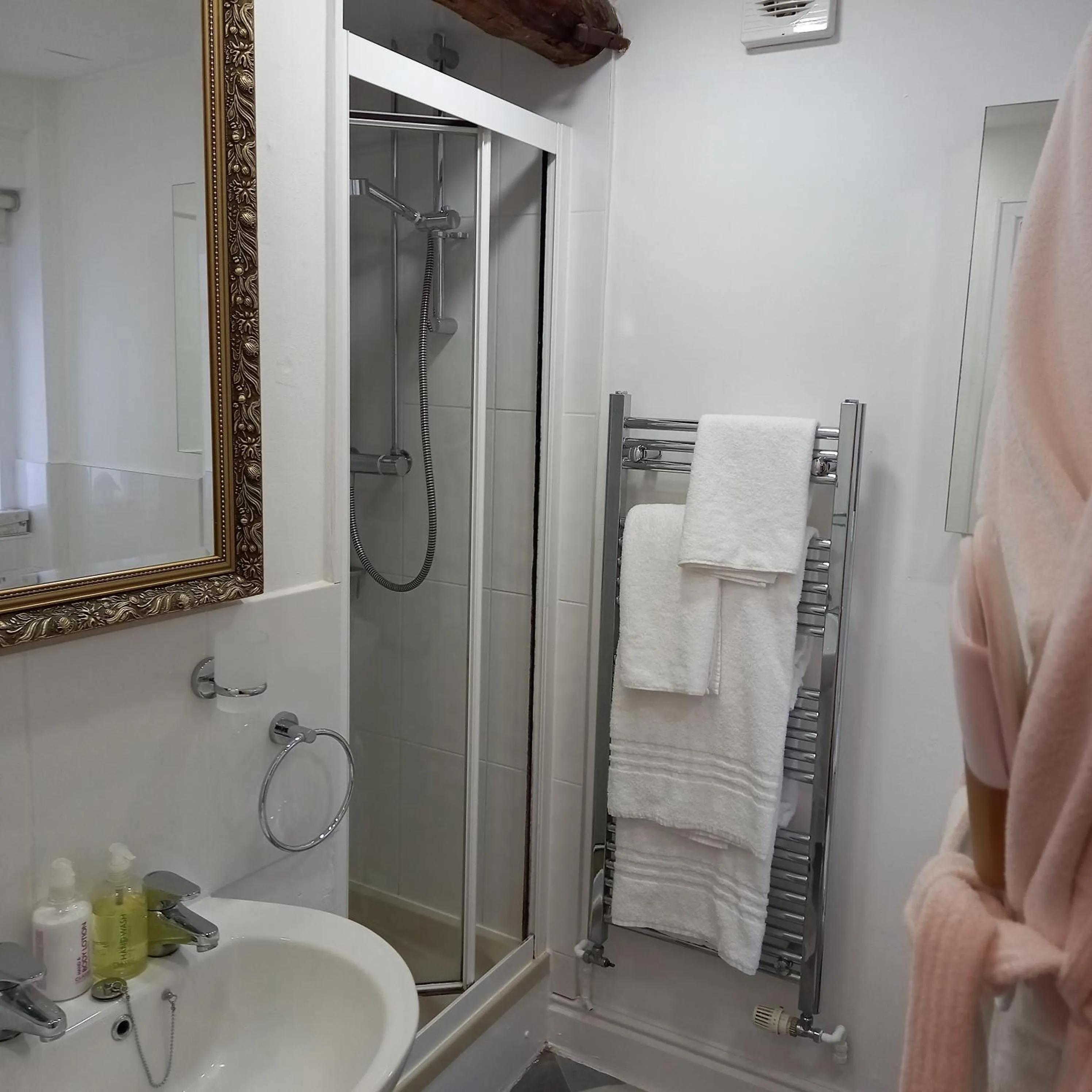 Shower in The Abbey Hotel & Apartments