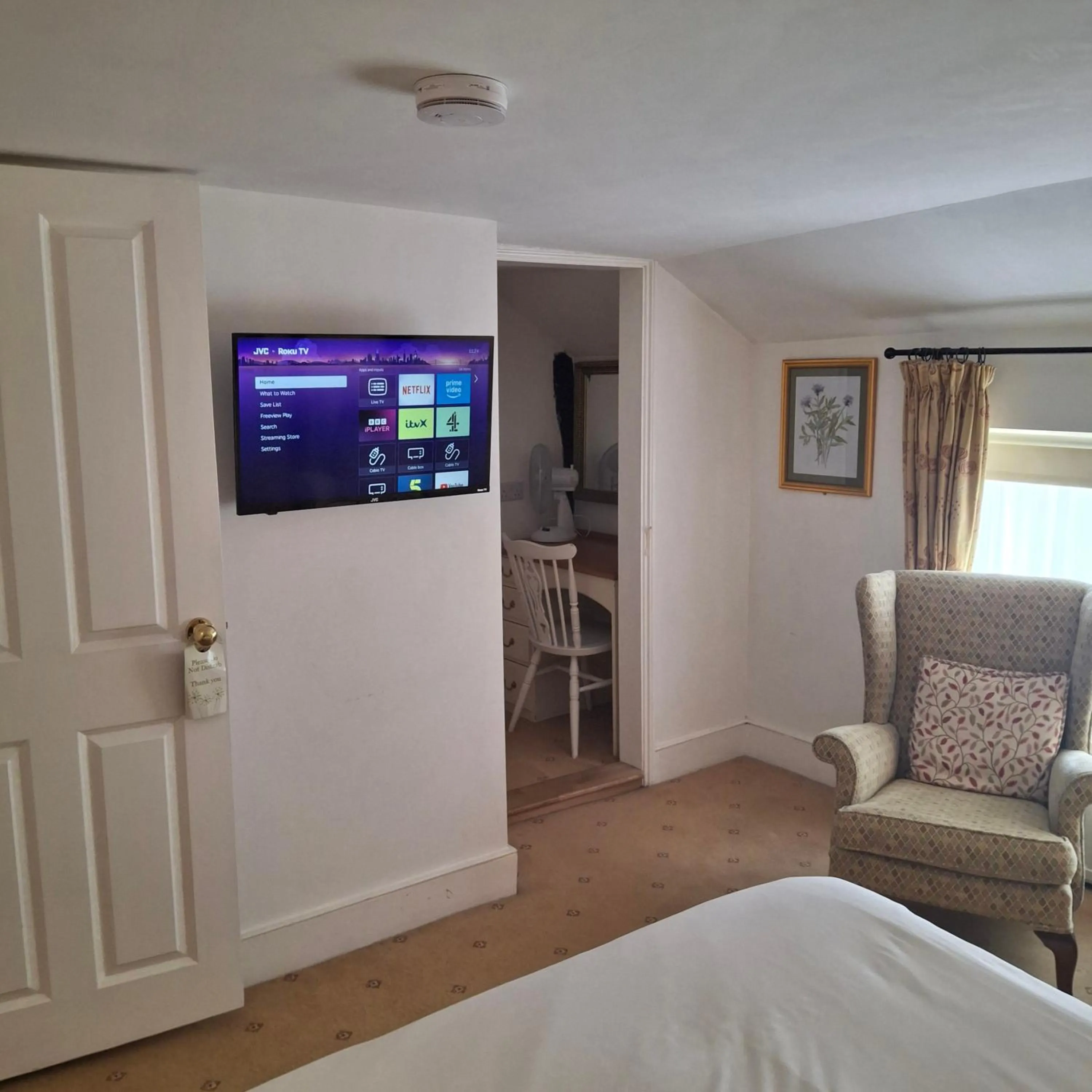 TV and multimedia, Bed in The Abbey Hotel & Apartments