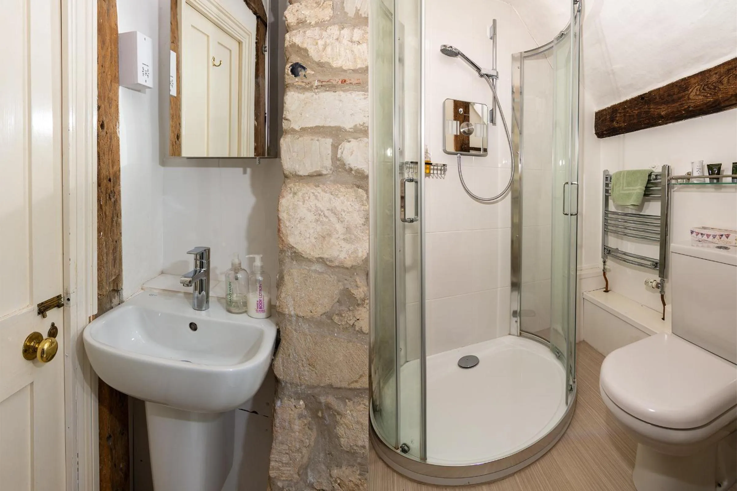 Shower in The Abbey Hotel & Apartments