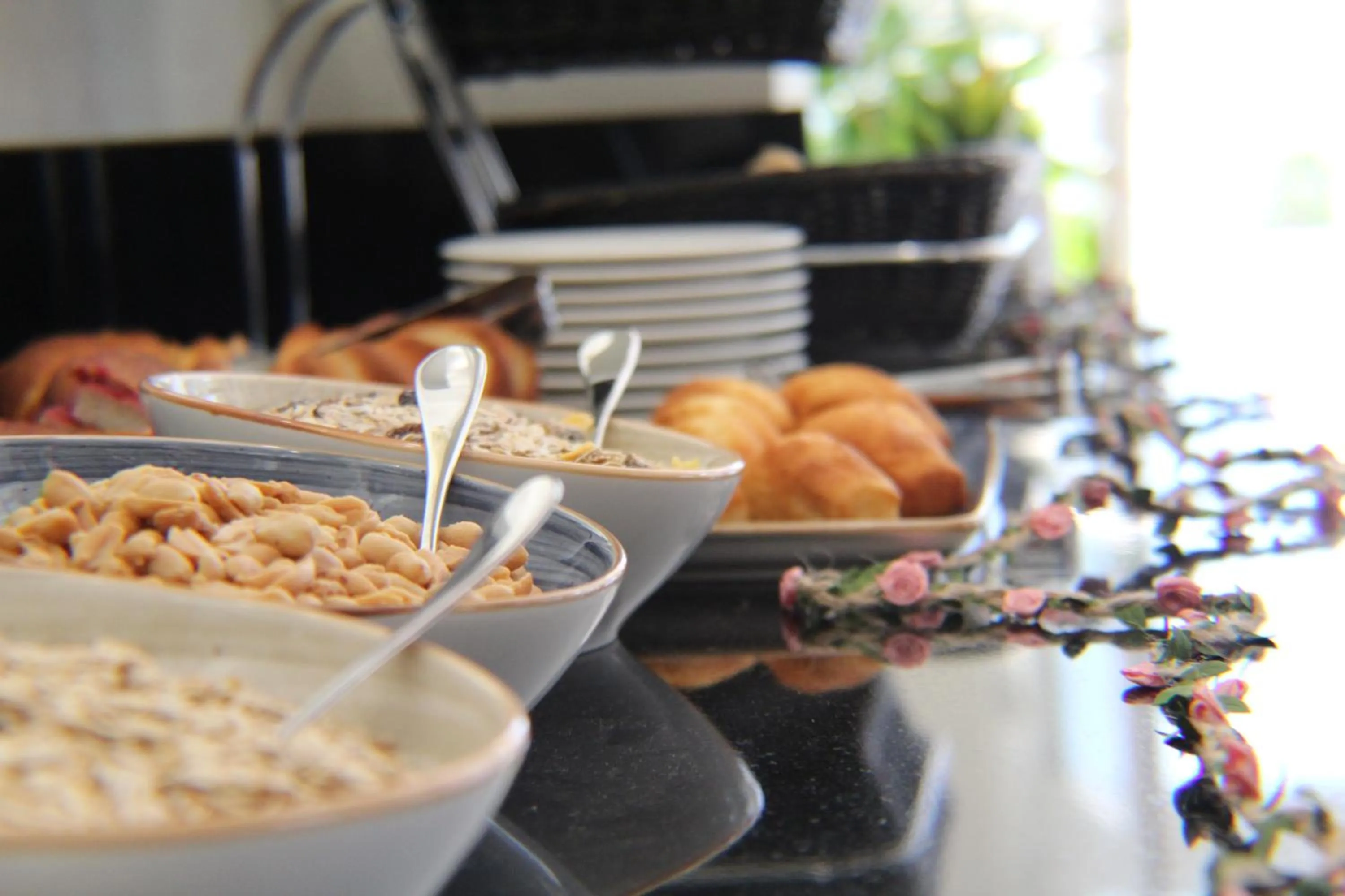 Food and drinks in Montebay Perla