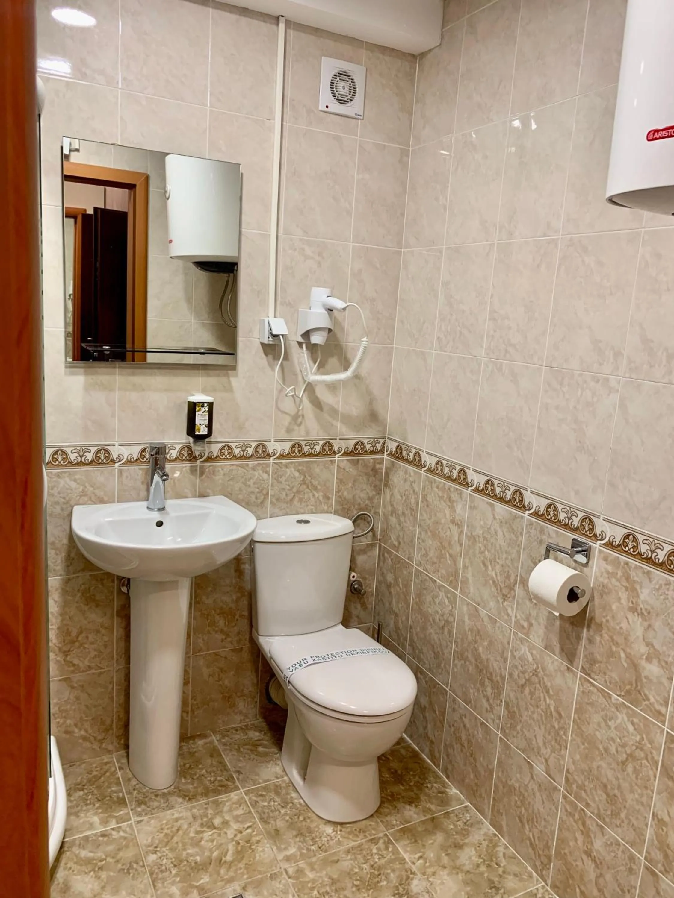 Toilet in Montebay Perla