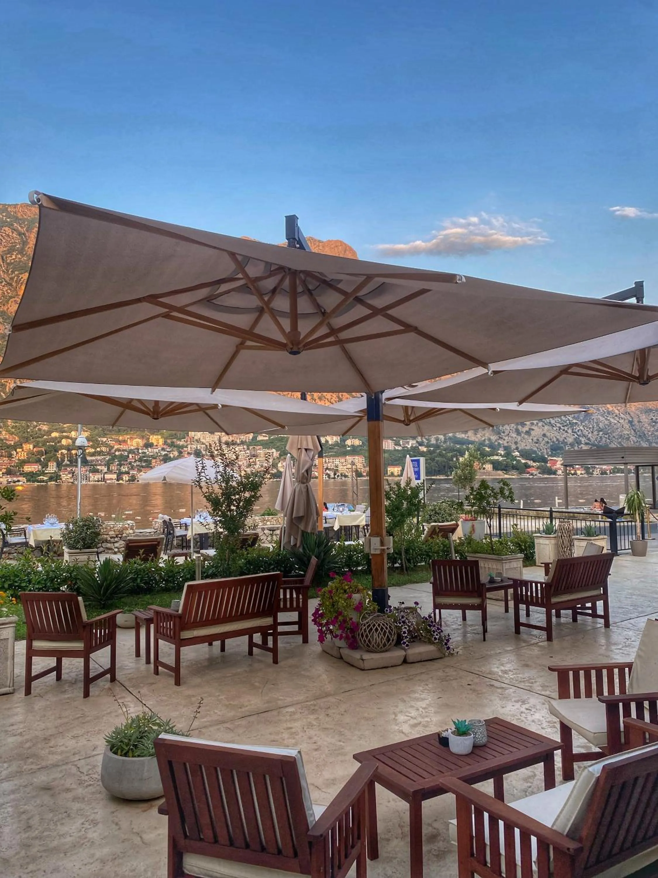 Property building in Montebay Perla