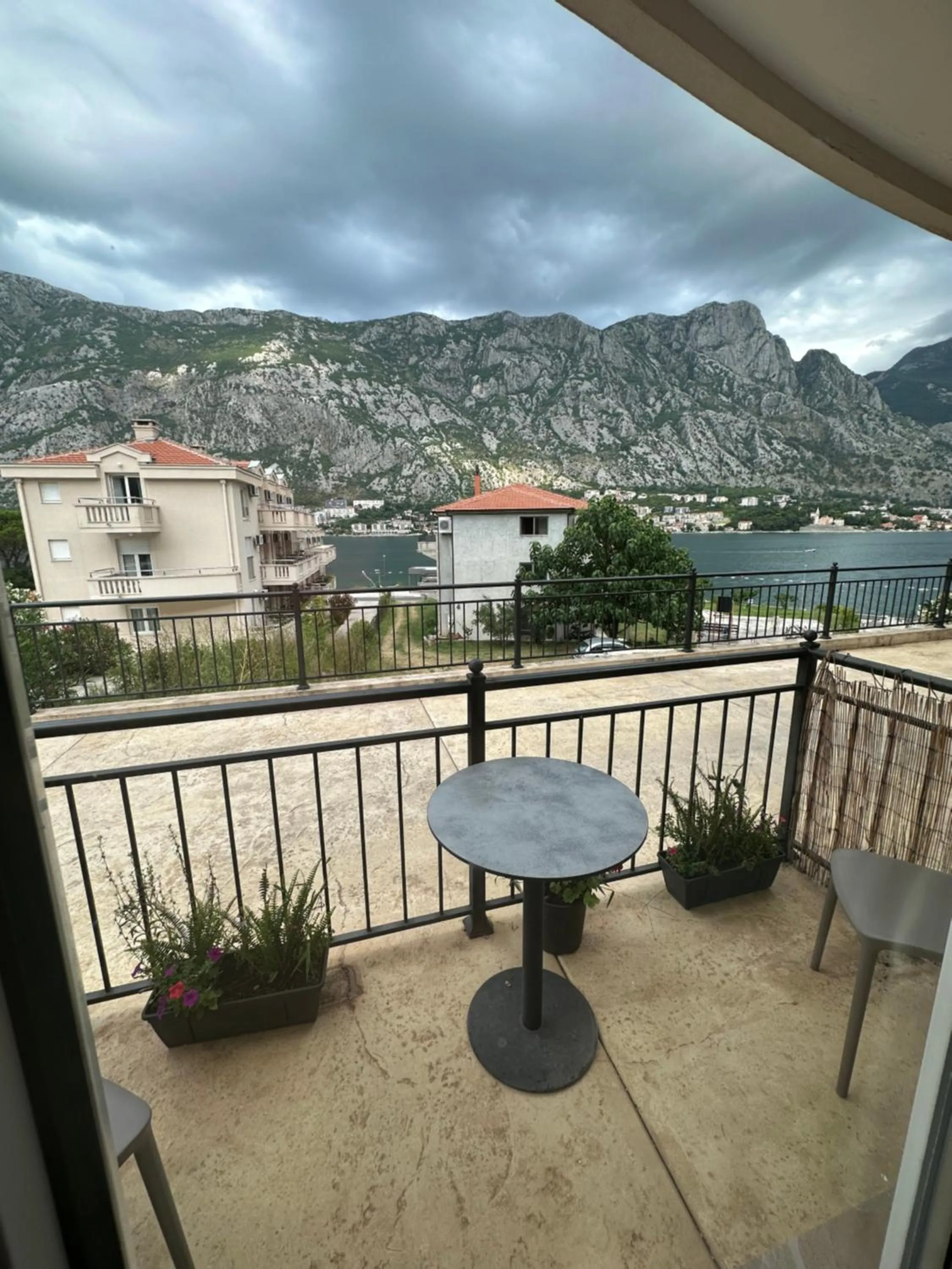 Day in Montebay Perla