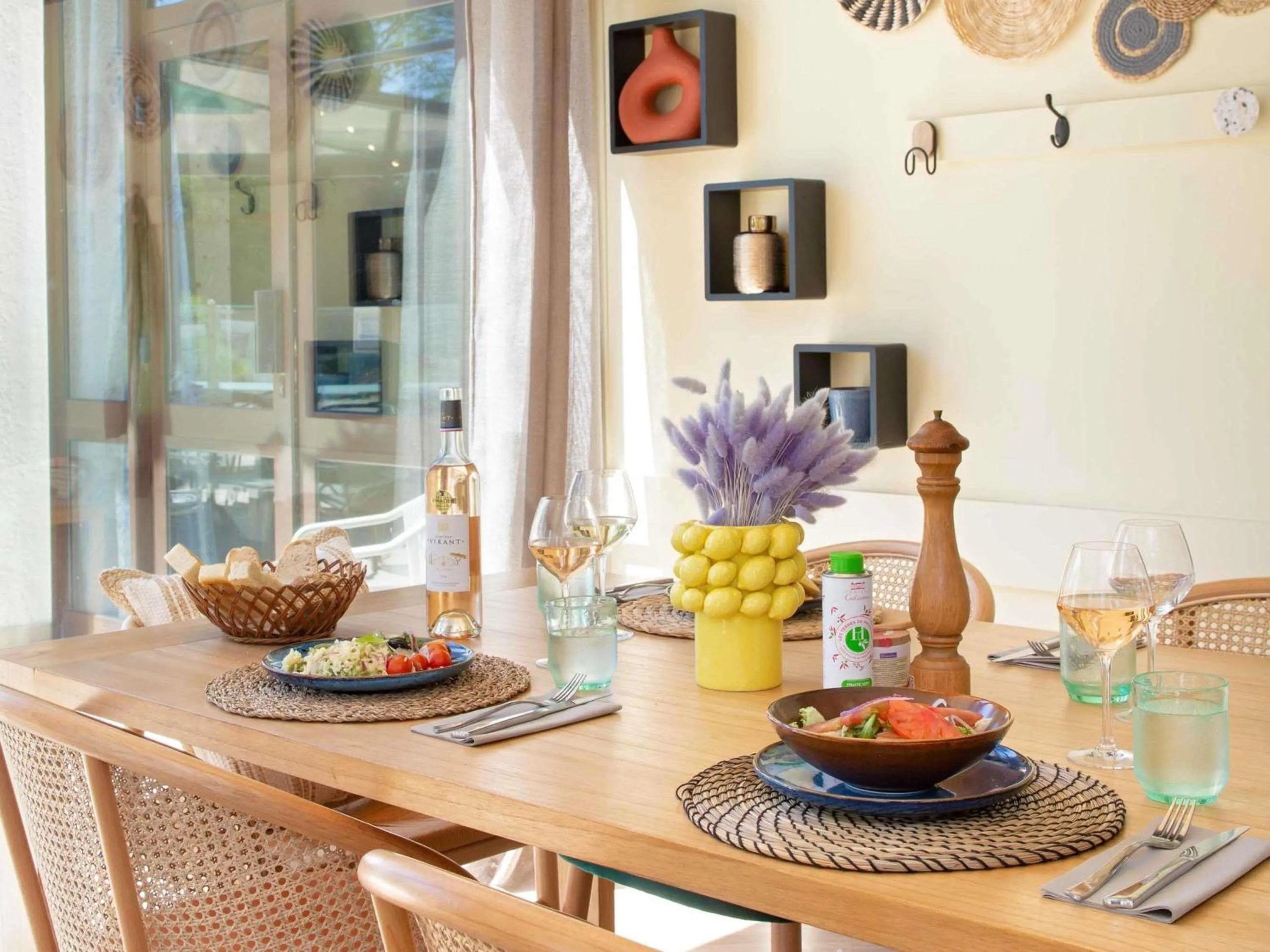 Restaurant/places to eat in ibis Salon de Provence