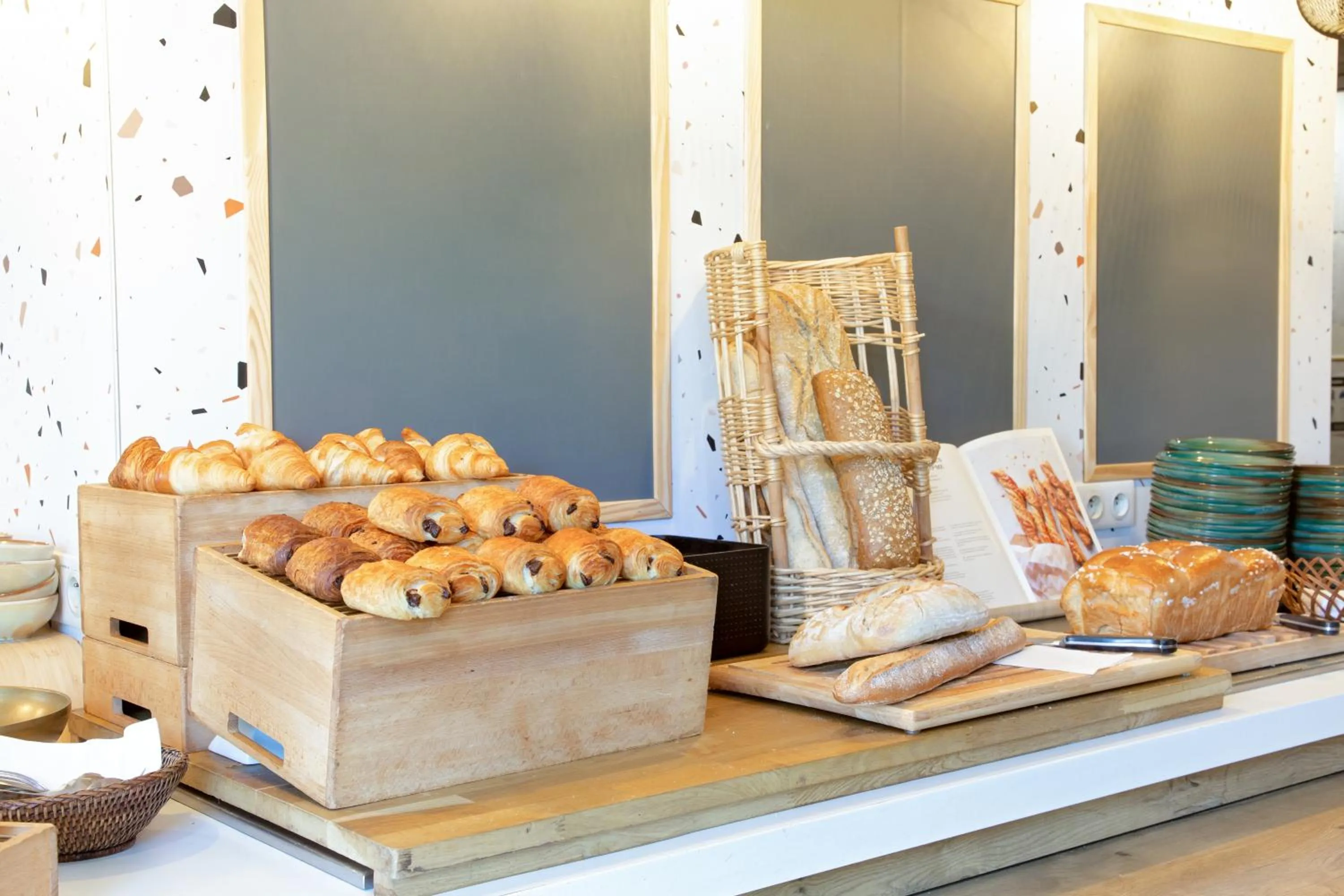 Buffet breakfast in ibis Salon de Provence