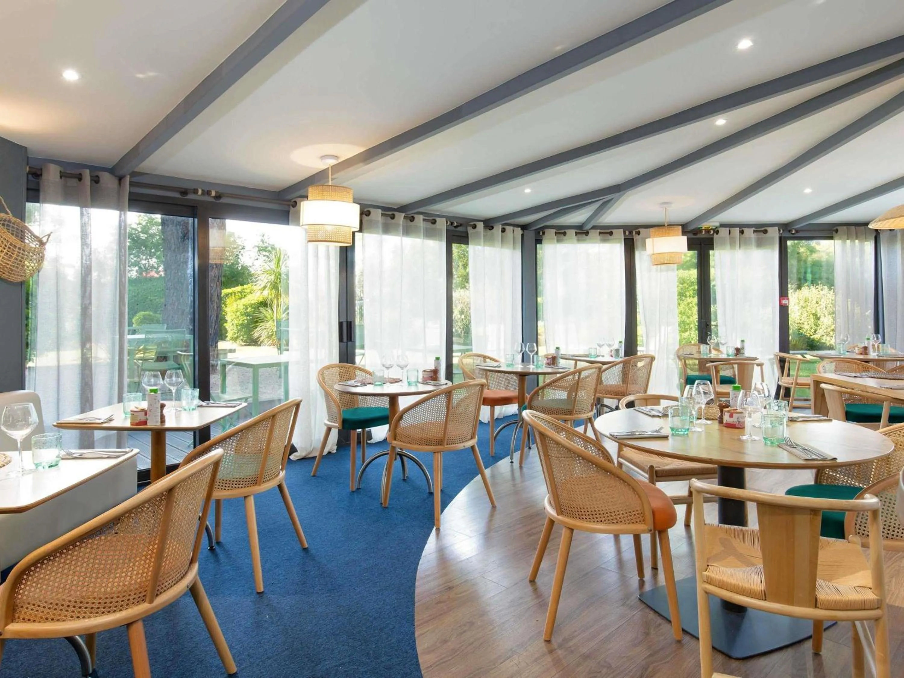 Property building in ibis Salon de Provence