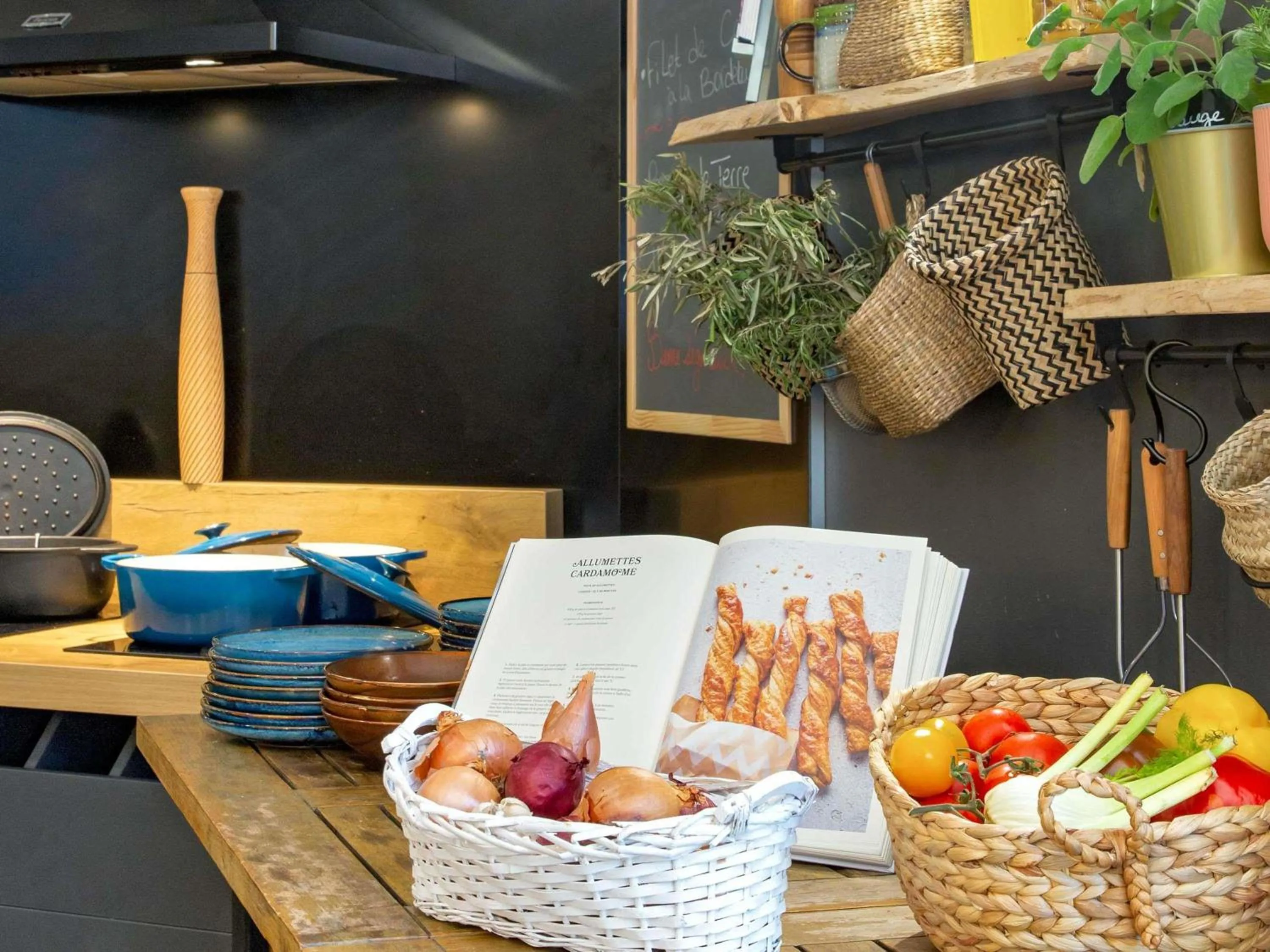 Restaurant/places to eat in ibis Salon de Provence