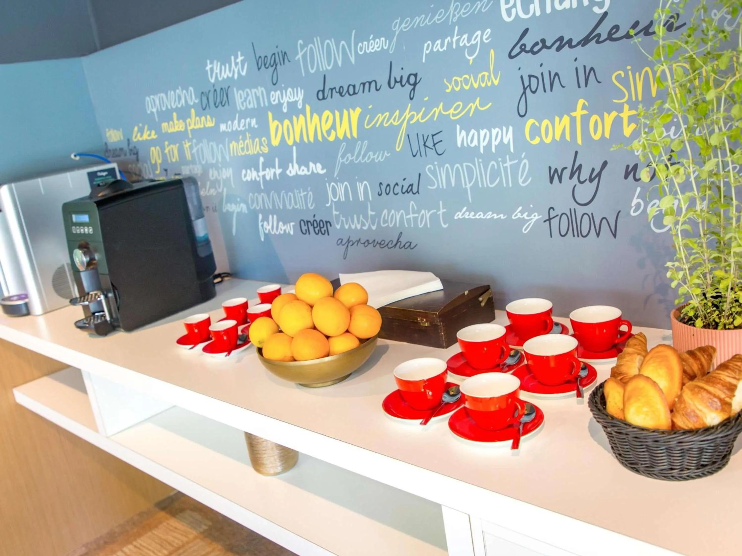 Breakfast in ibis Salon de Provence