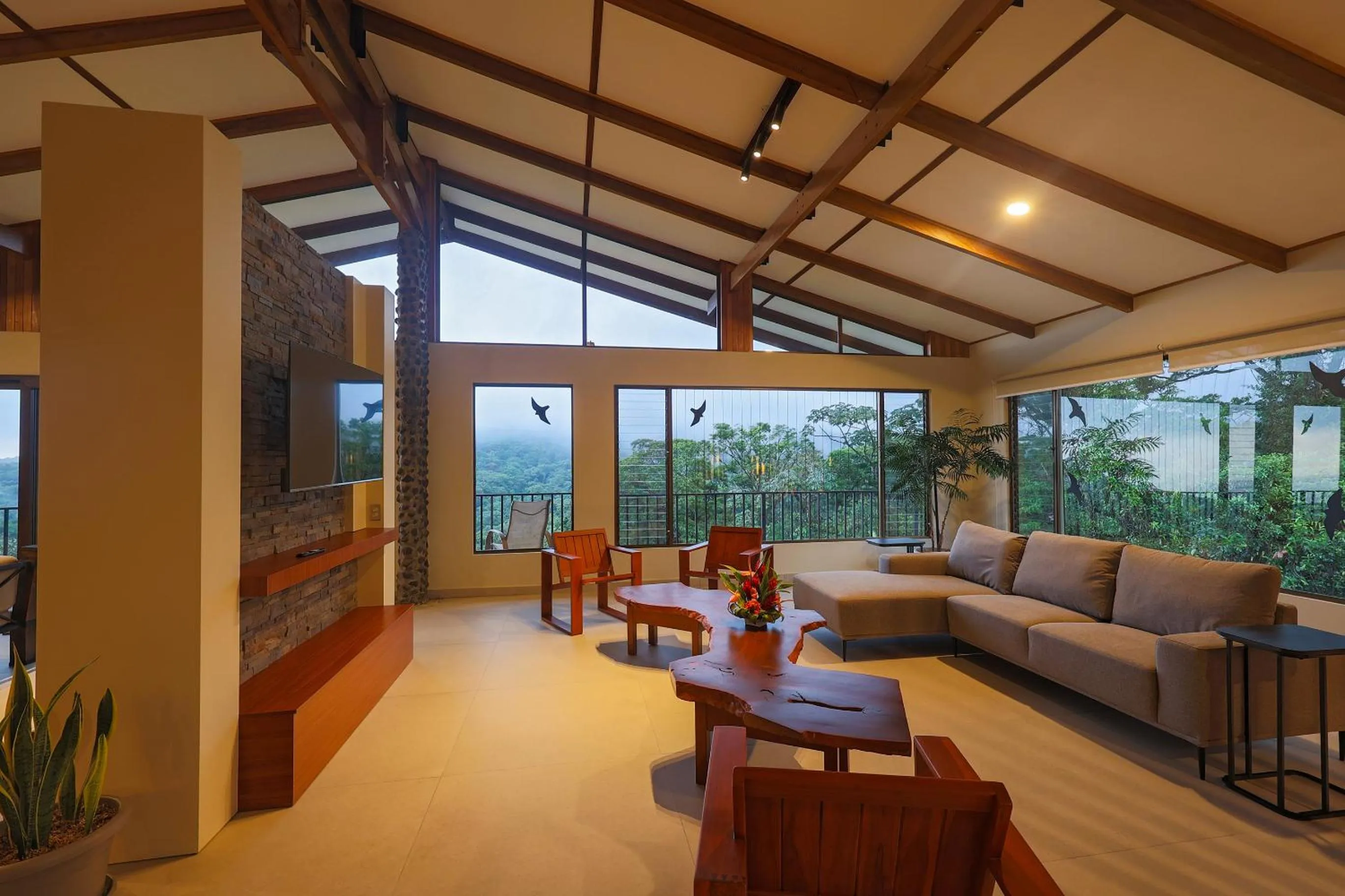Living room in Arenal Observatory Lodge & Trails