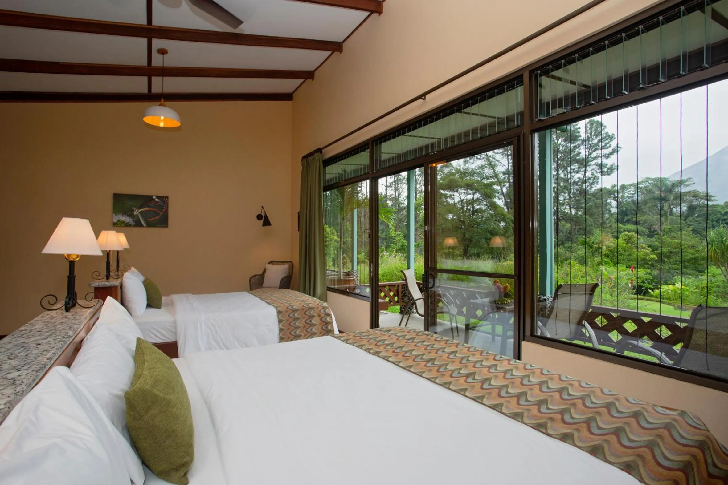 Photo of the whole room, Bed in Arenal Observatory Lodge & Trails