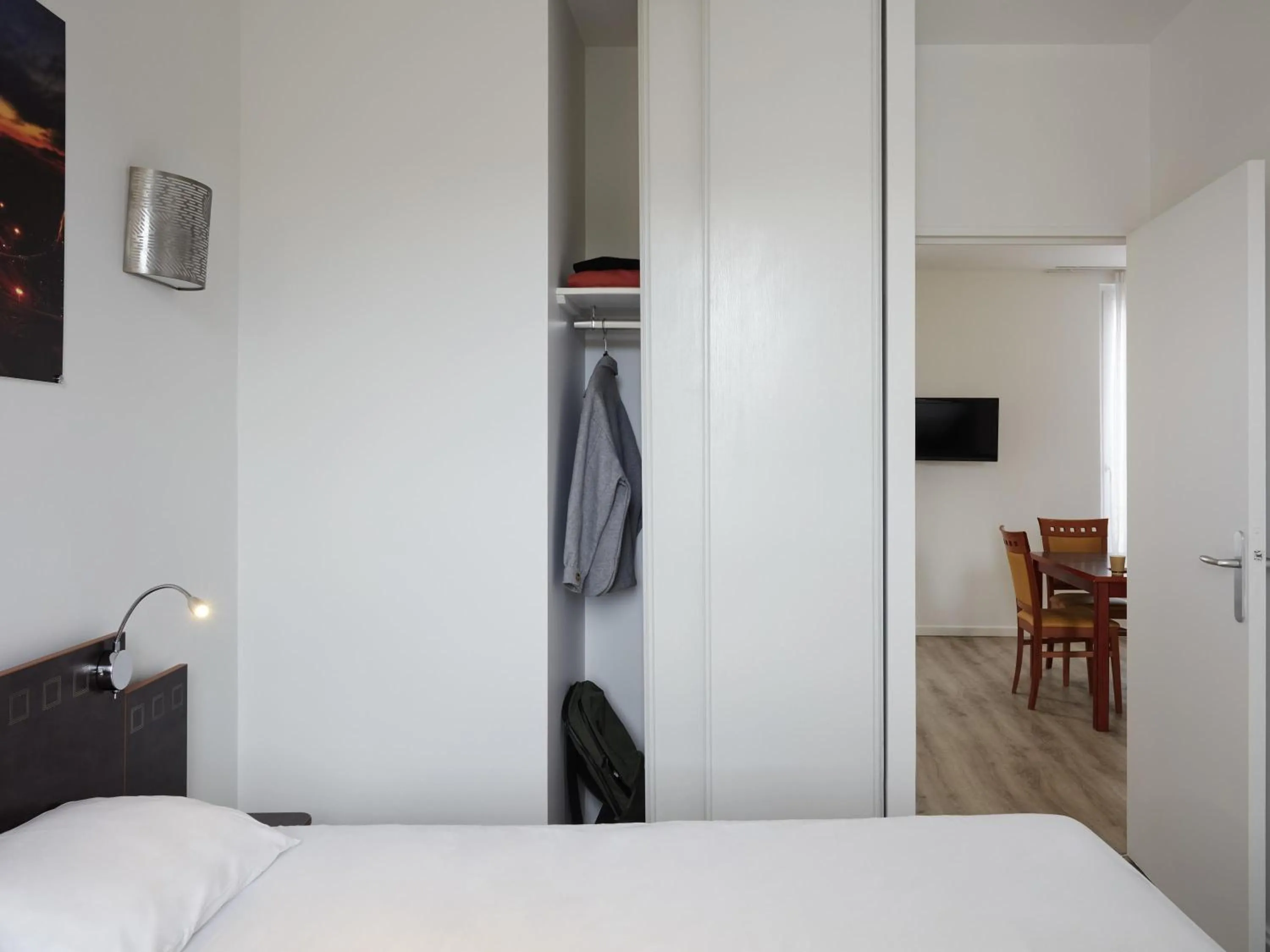 Bedroom, Bed in Aparthotel Adagio Access Paris Philippe Auguste