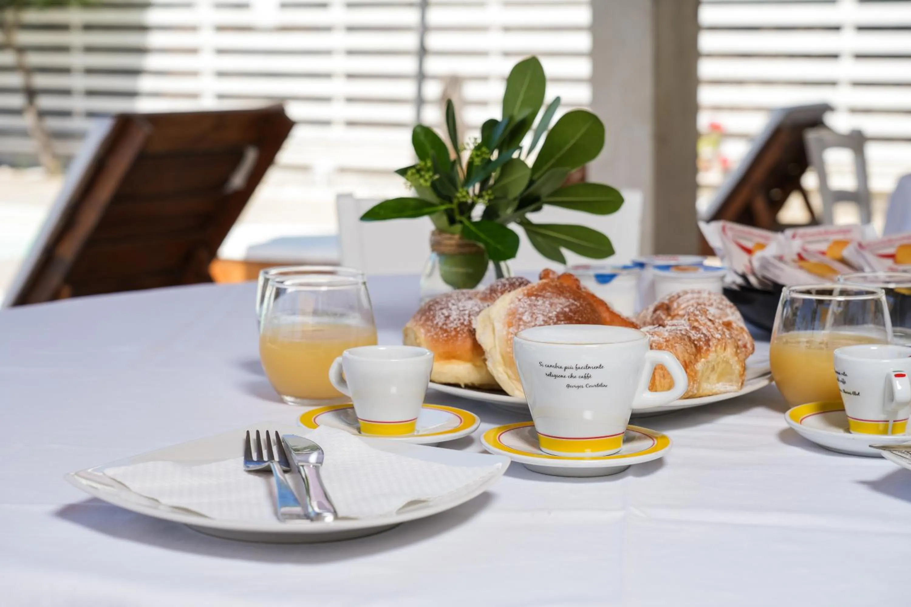 Italian breakfast in Villa Miramare