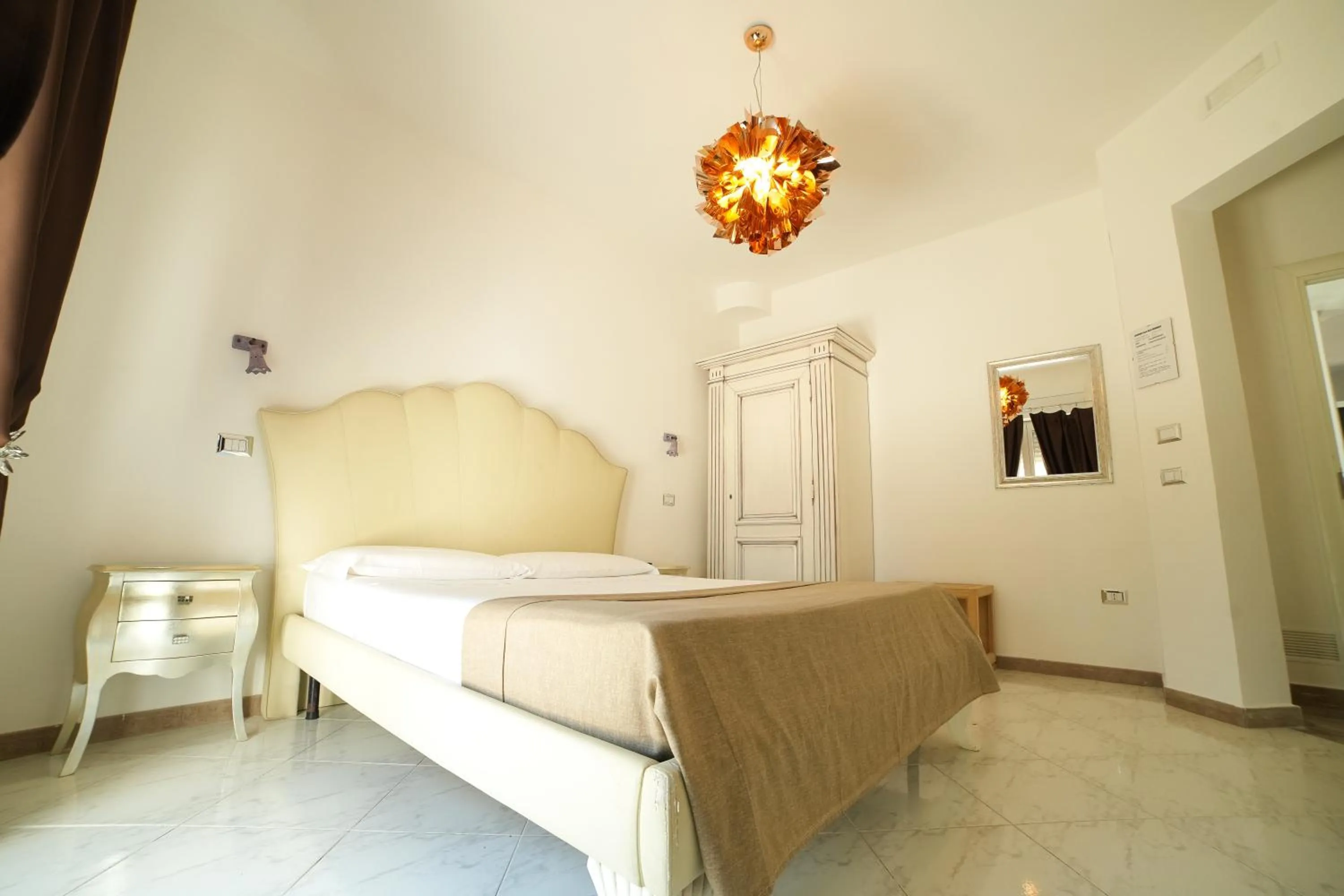 Bedroom, Bed in Villa Miramare