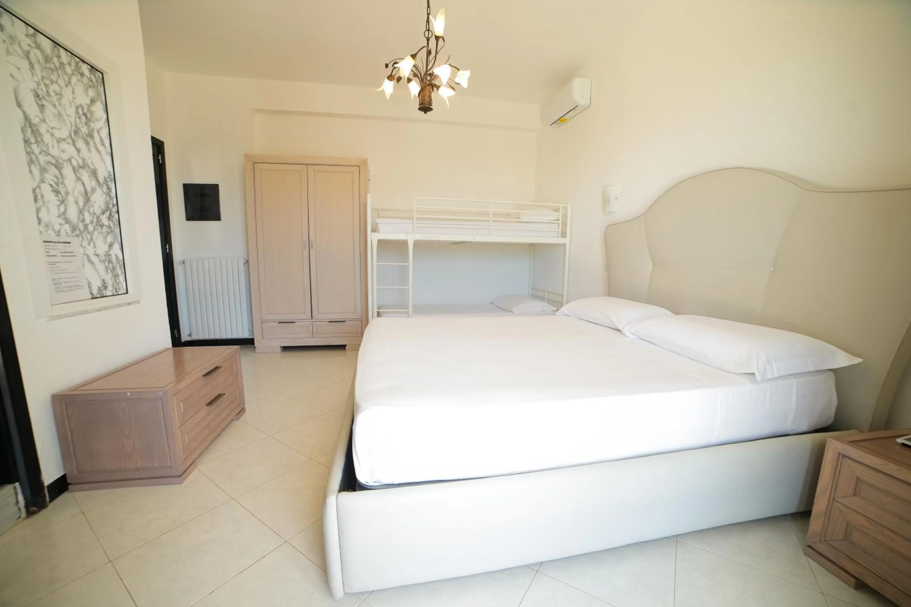 Bedroom, Bed in Villa Miramare