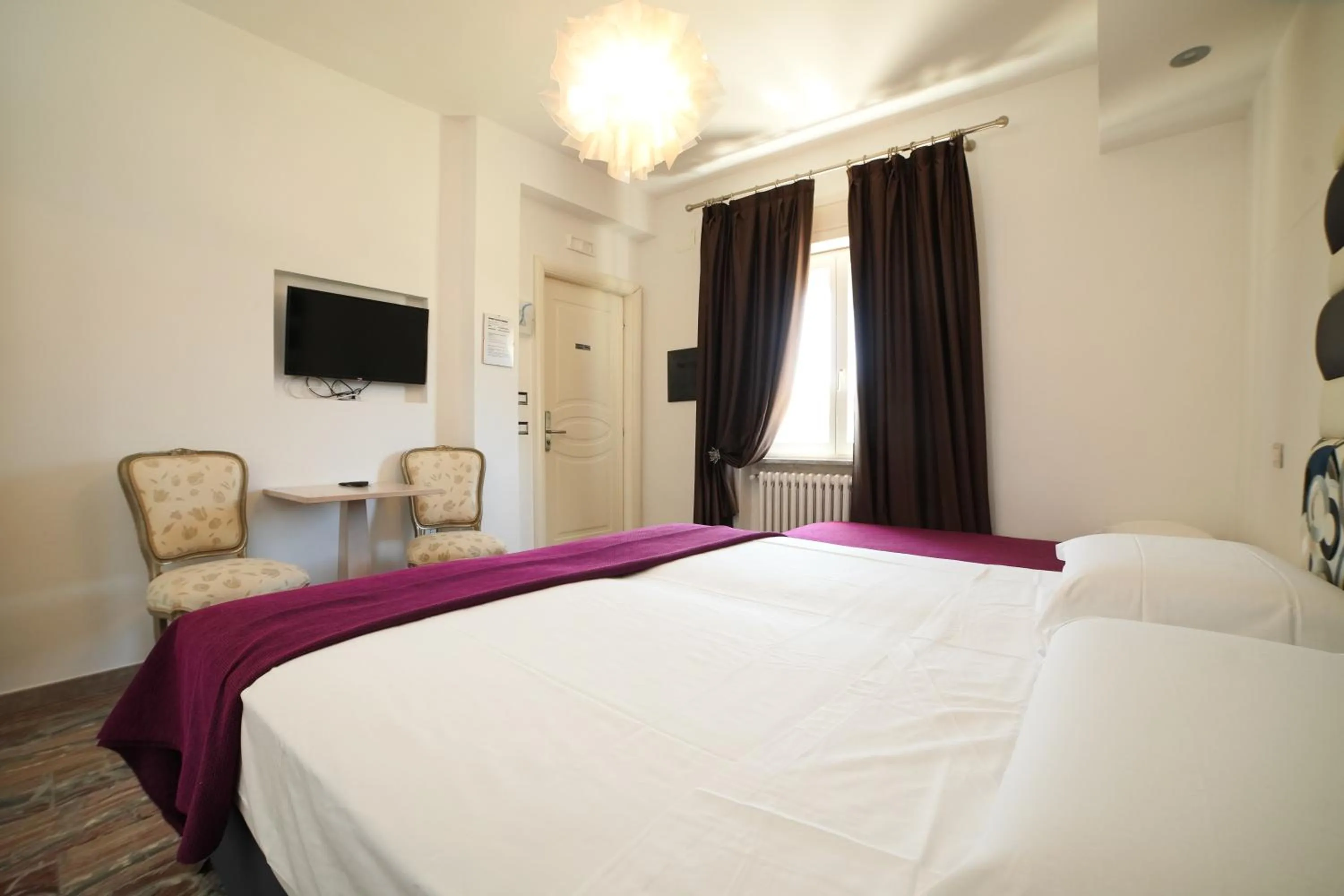 Bedroom, Bed in Villa Miramare