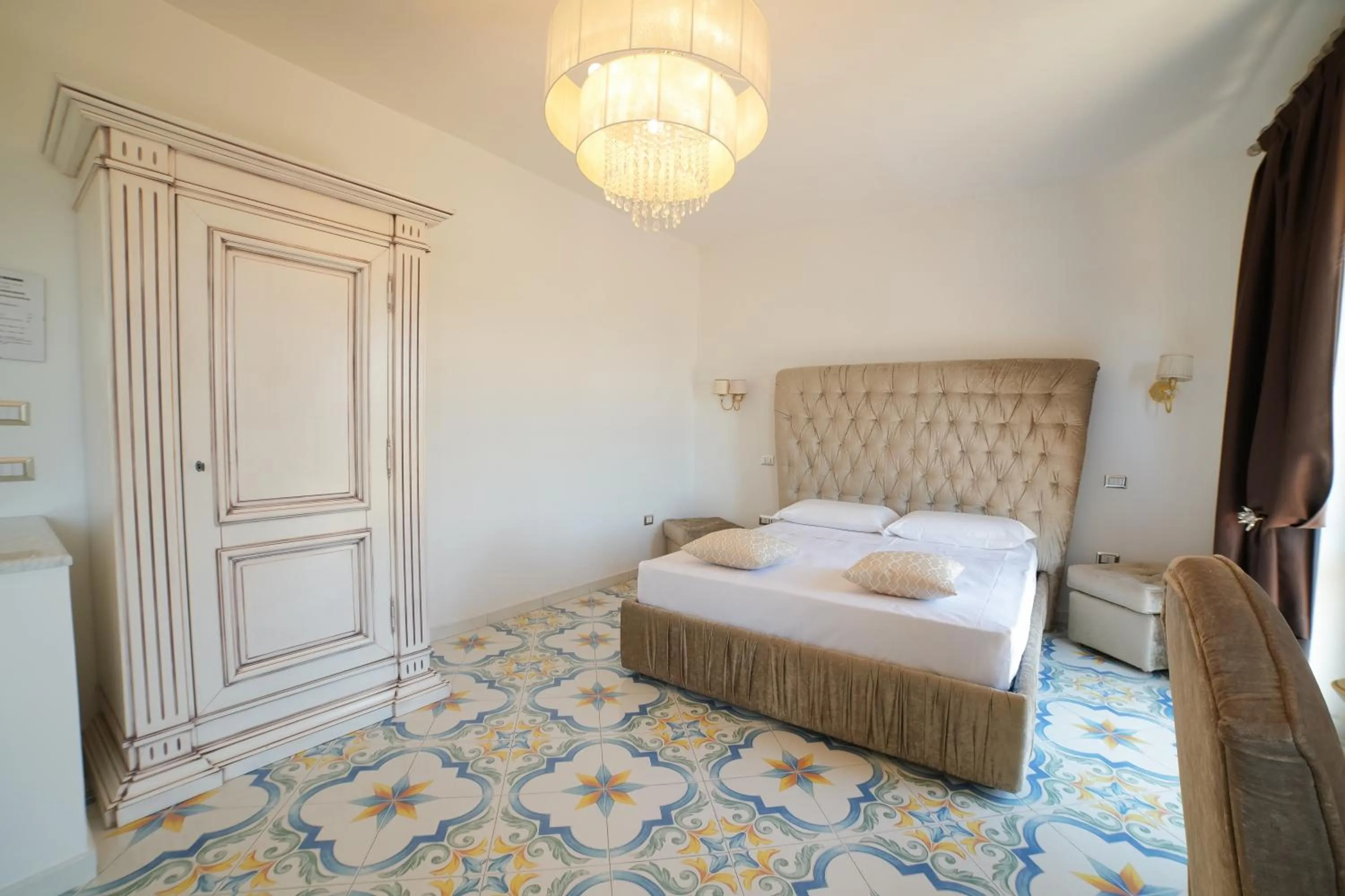 Bedroom, Bed in Villa Miramare