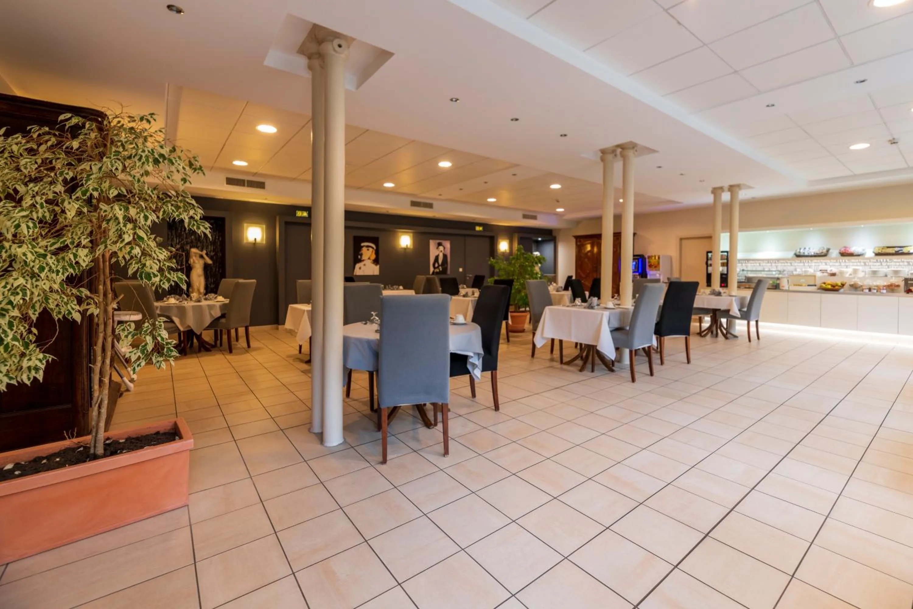 Breakfast in HOTEL CERISE - LES SOURCES Luxeuil-les-Bains