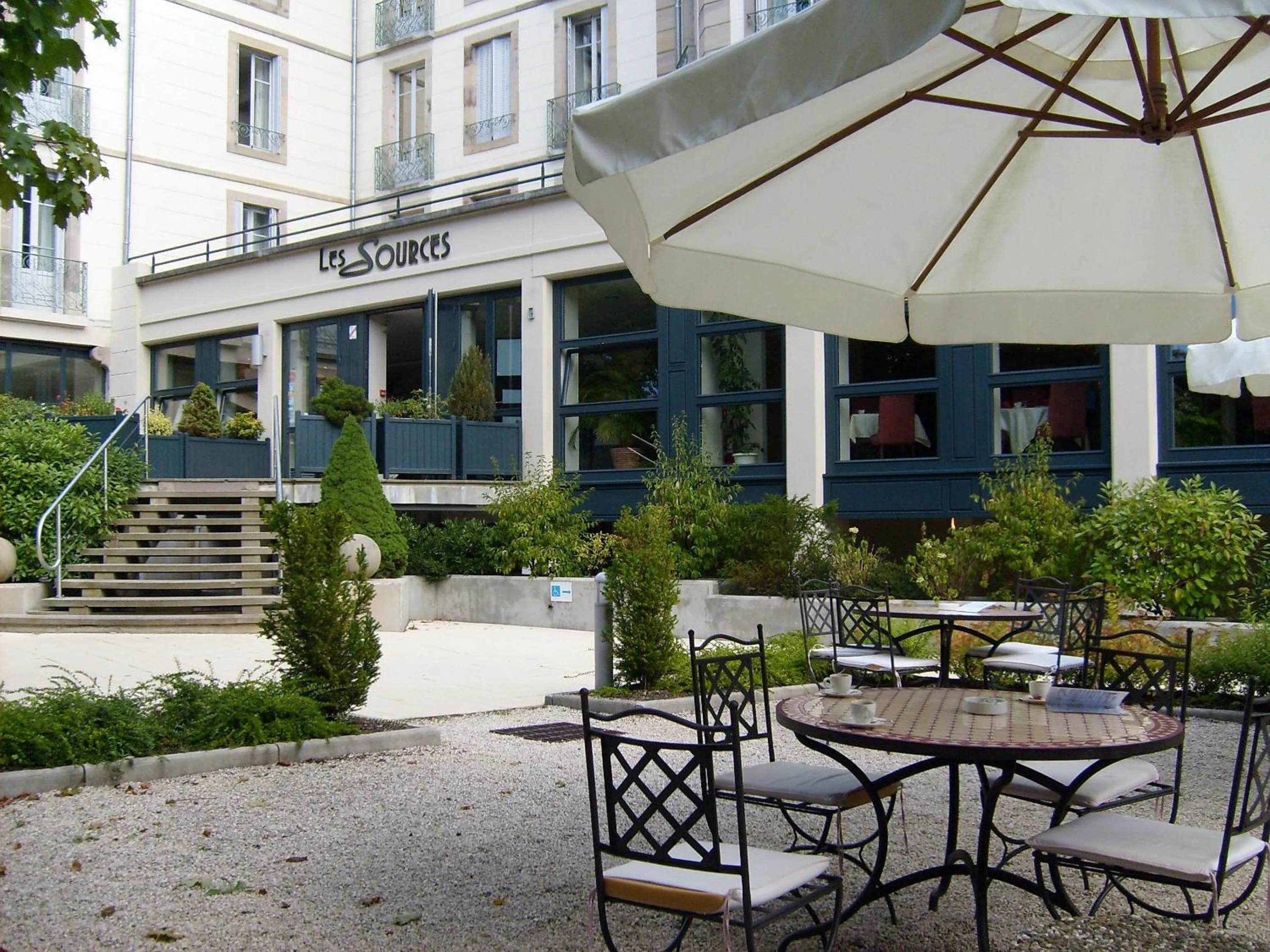 Balcony/Terrace in HOTEL CERISE - LES SOURCES Luxeuil-les-Bains