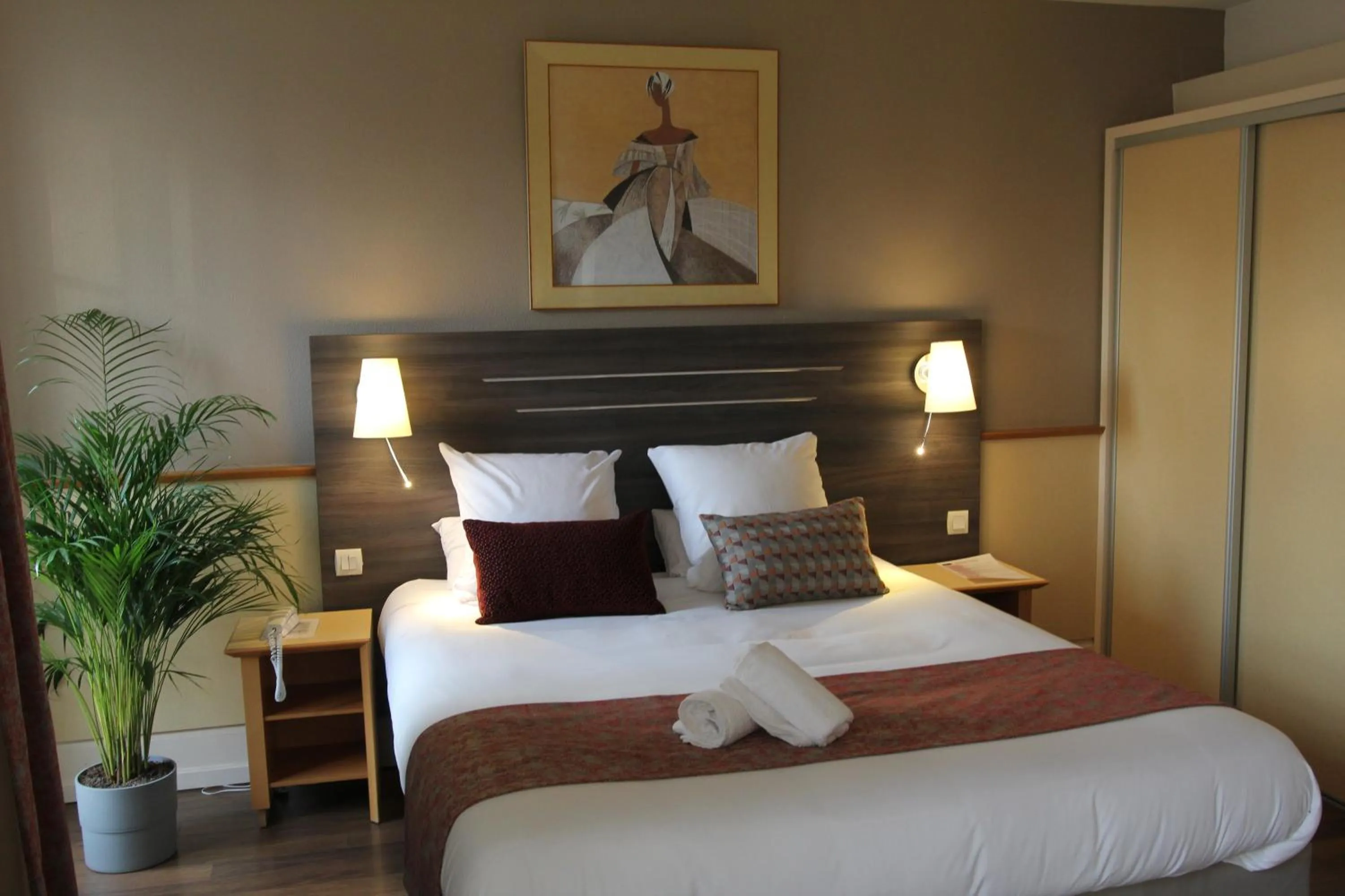 Bedroom, Bed in HOTEL CERISE - LES SOURCES Luxeuil-les-Bains