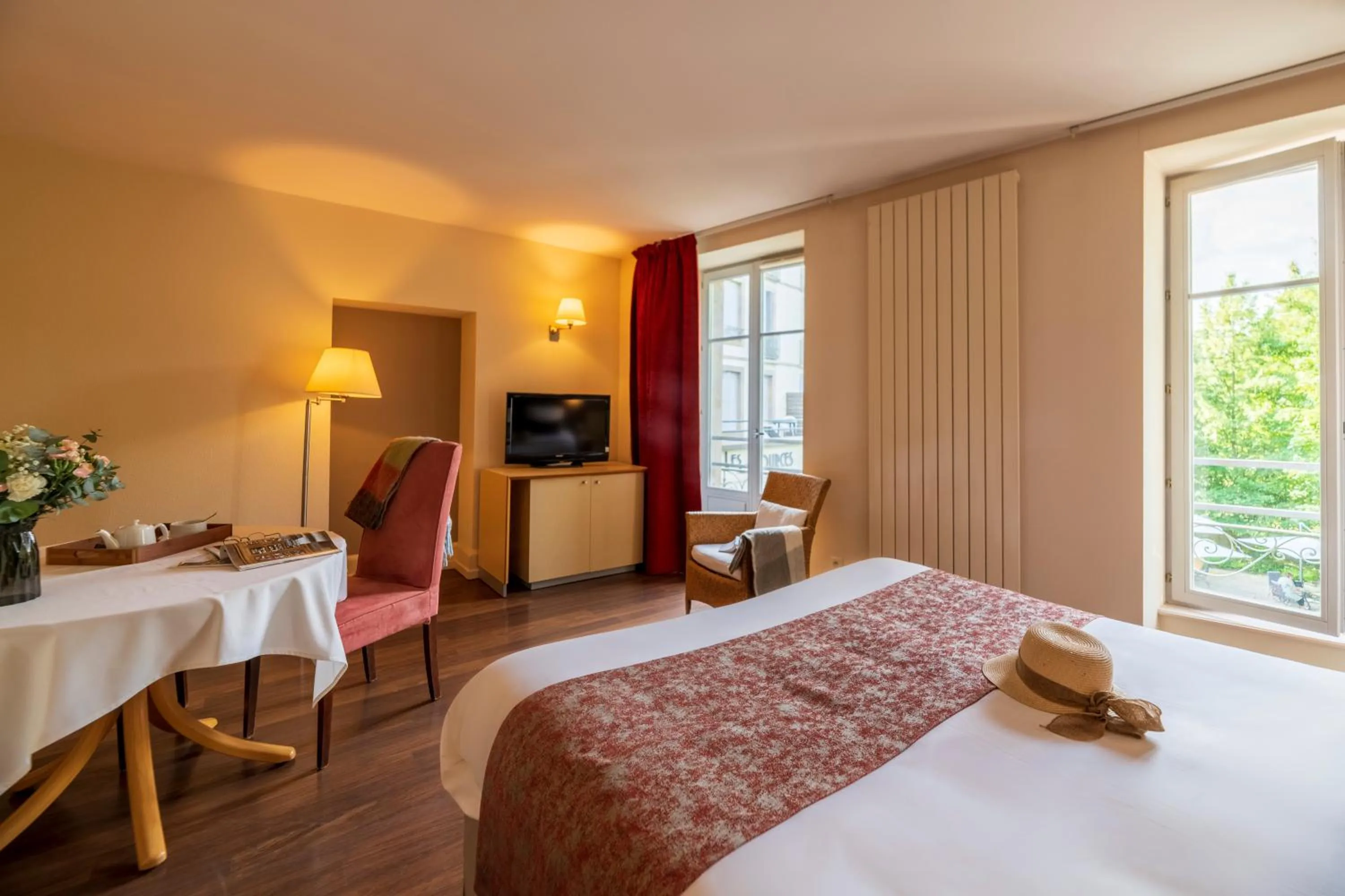 Bedroom, Bed in HOTEL CERISE - LES SOURCES Luxeuil-les-Bains