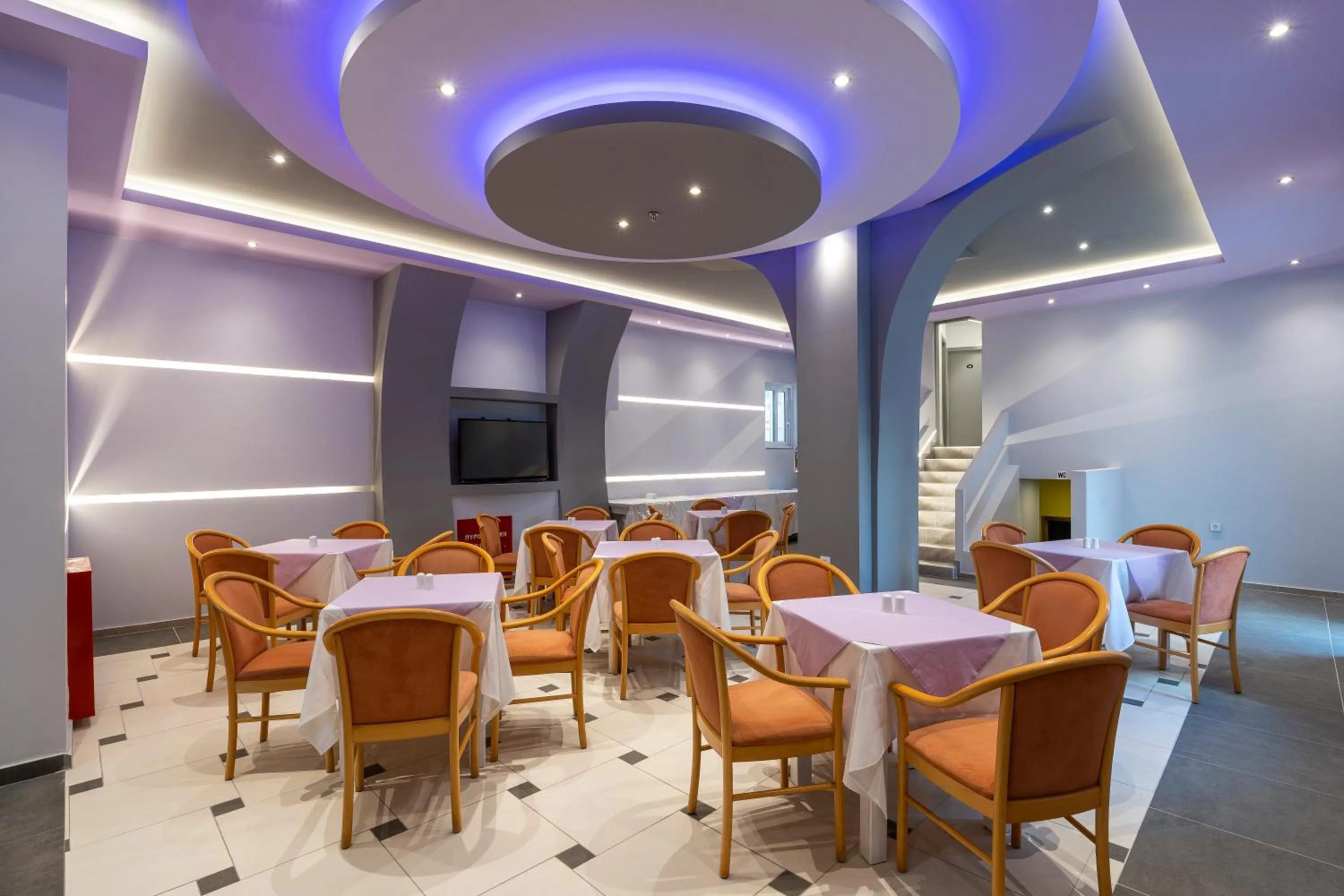 Restaurant/places to eat in N E P center Hotel Rodos