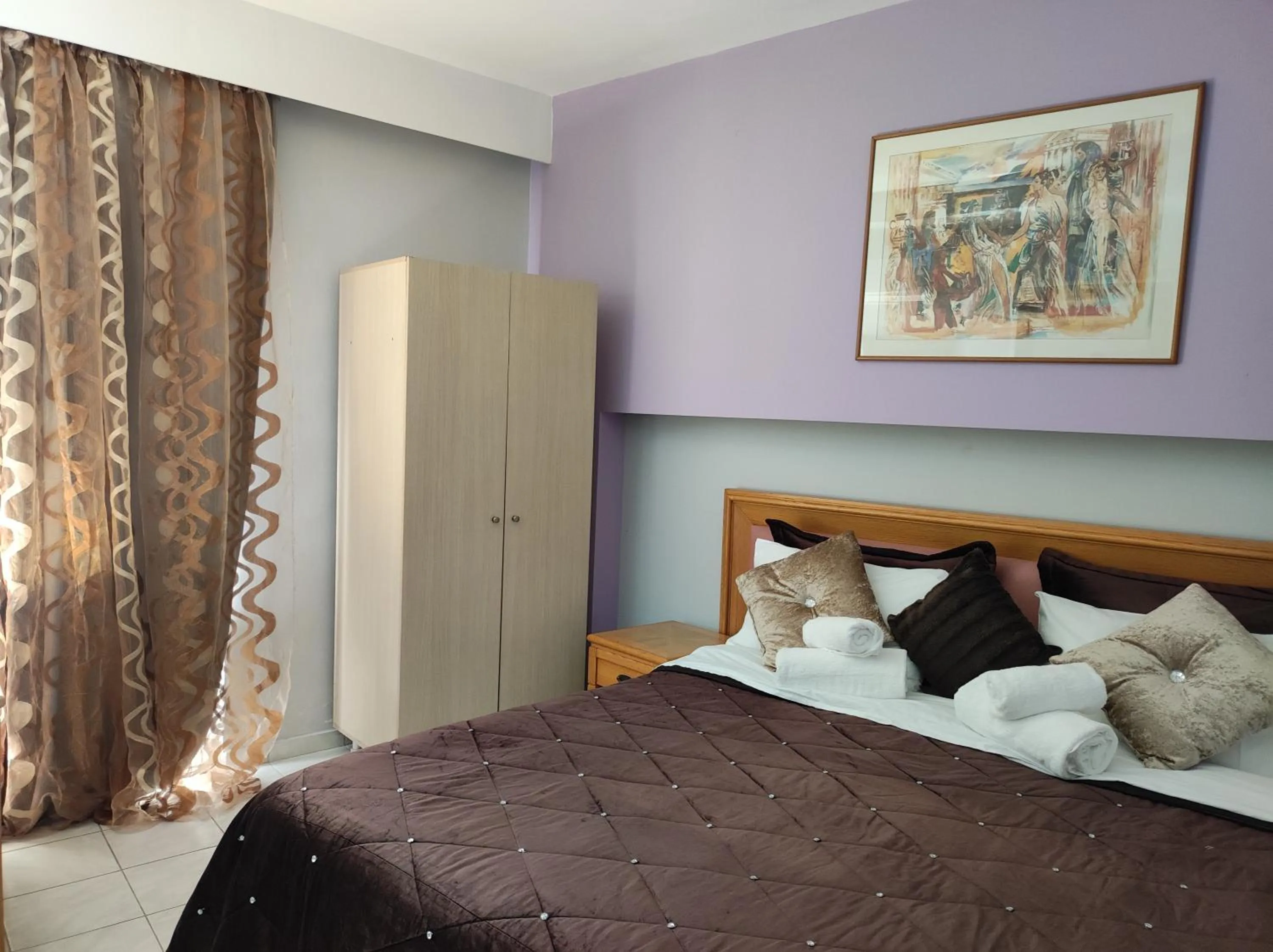 Bed in N E P center Hotel Rodos