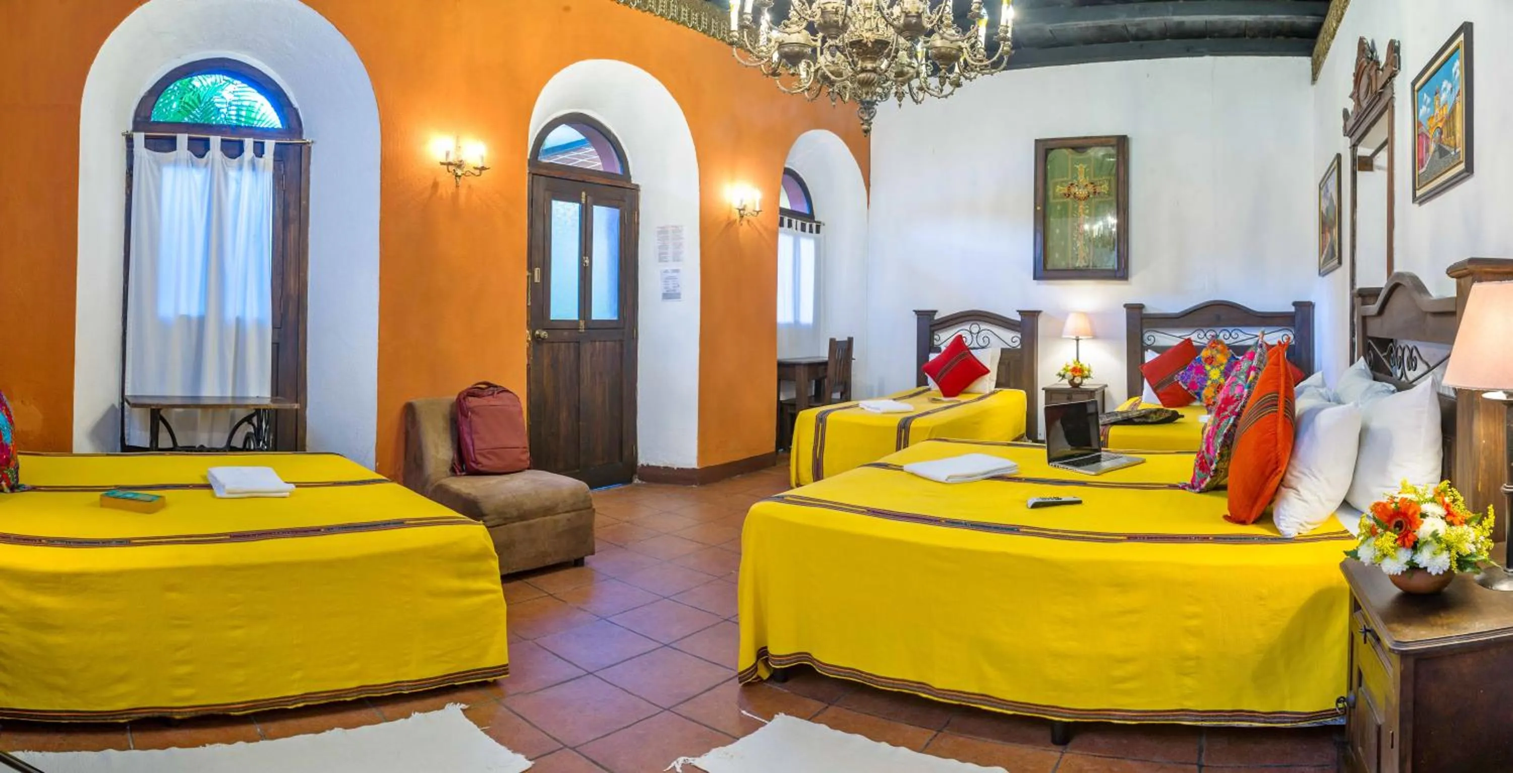 Photo of the whole room in Hotel Casa Antigua by AHS