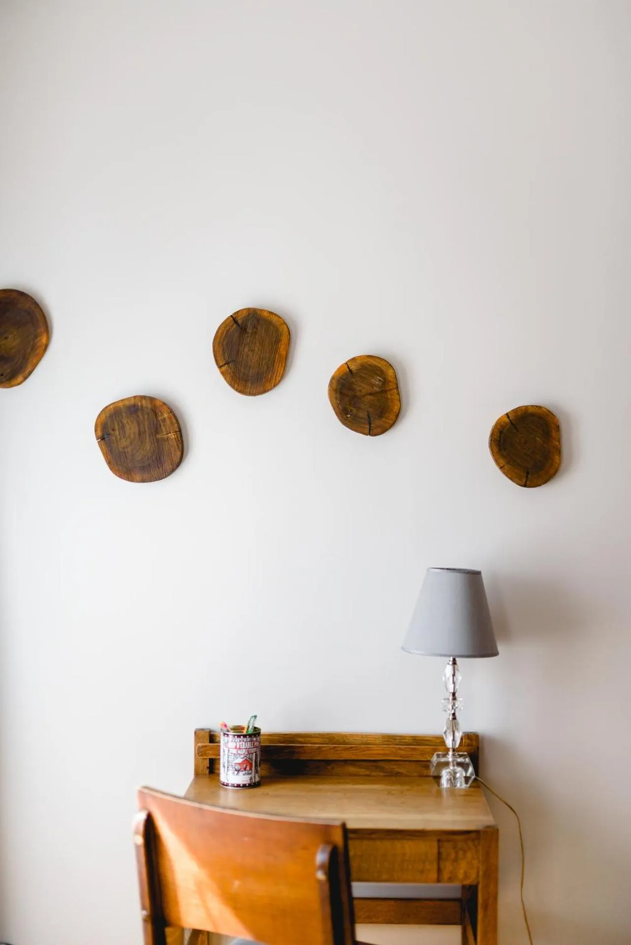 Seating area in L'Auberge du QG