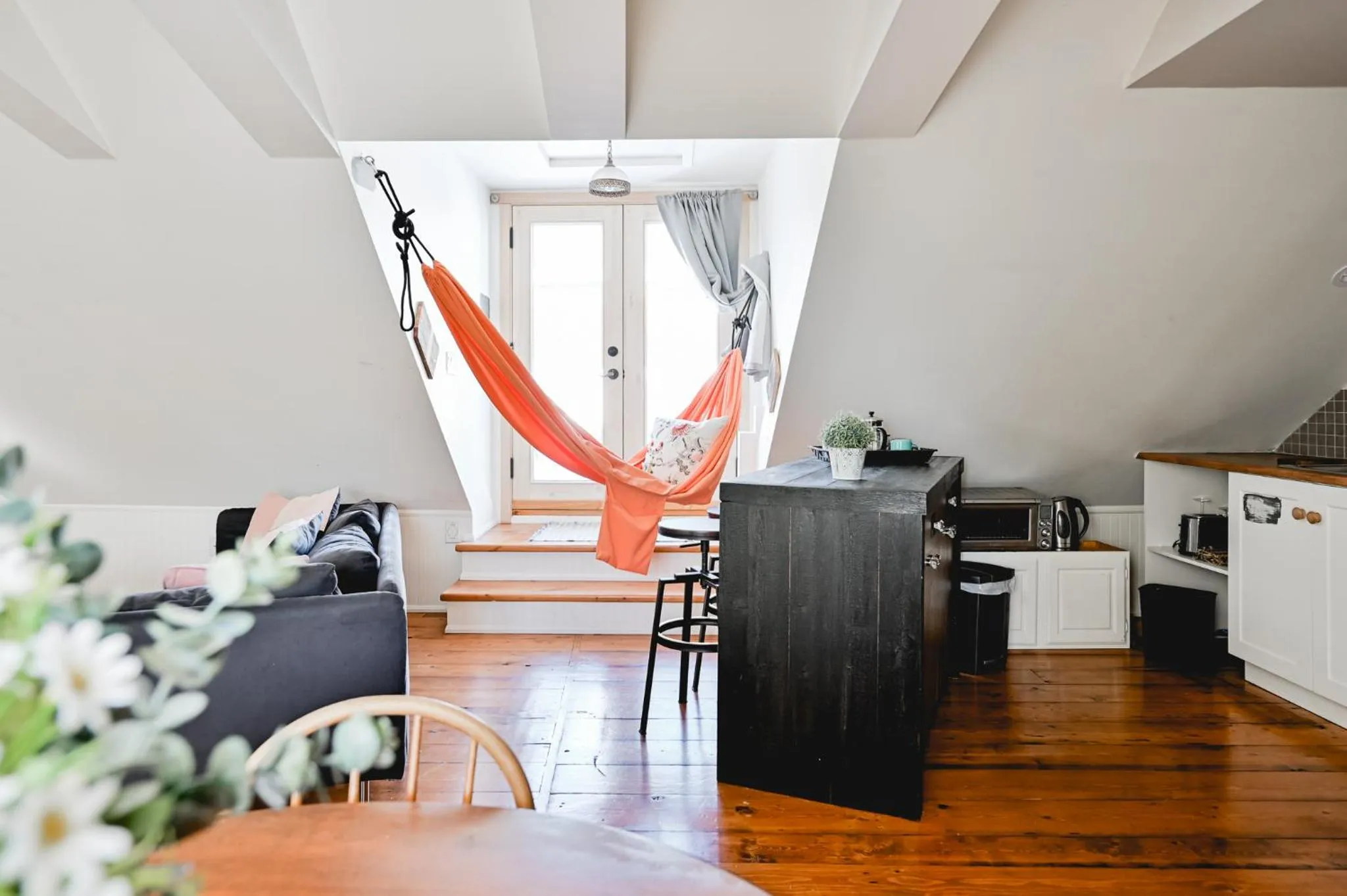Seating area in L'Auberge du QG