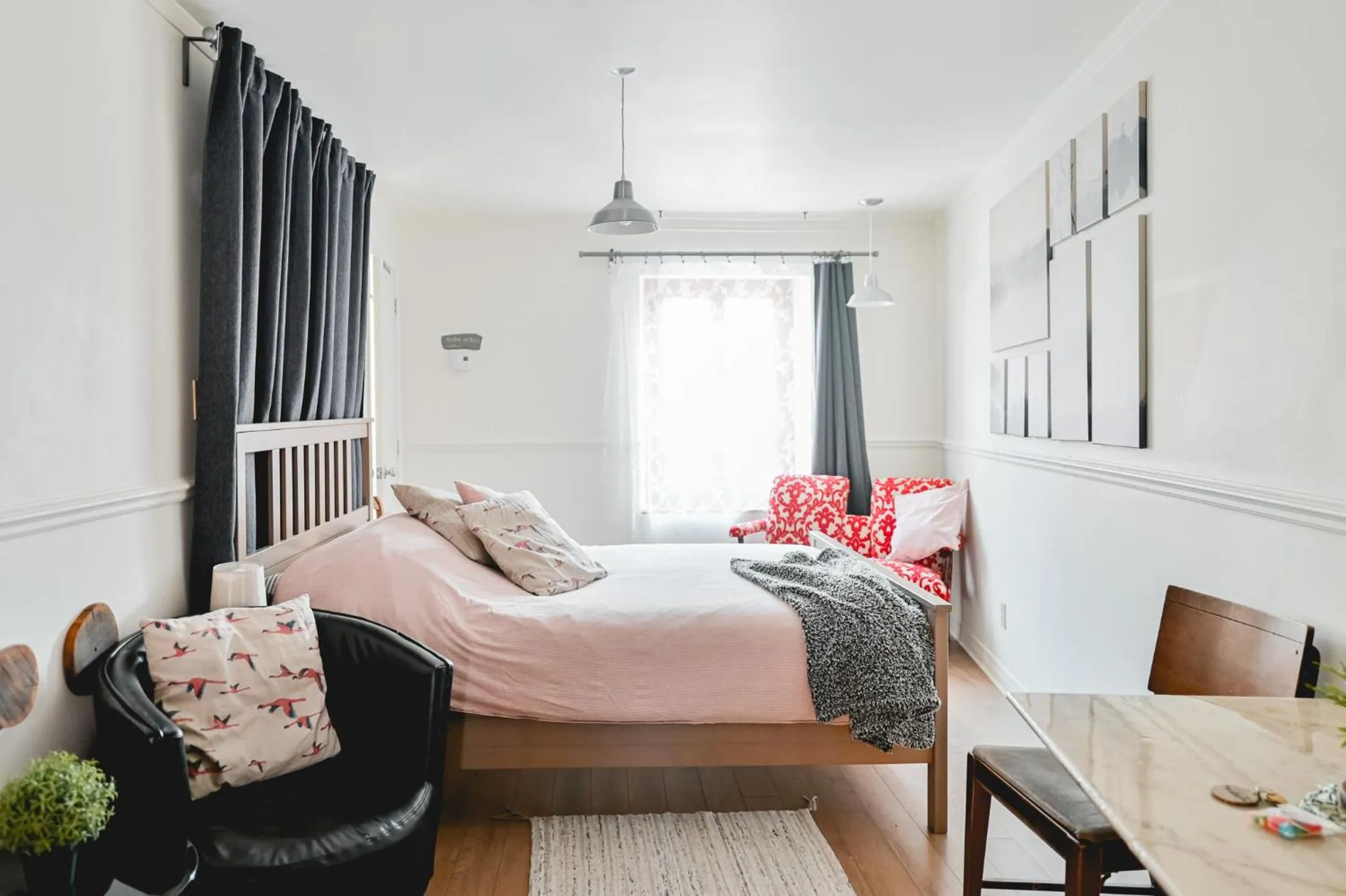 Bed in L'Auberge du QG