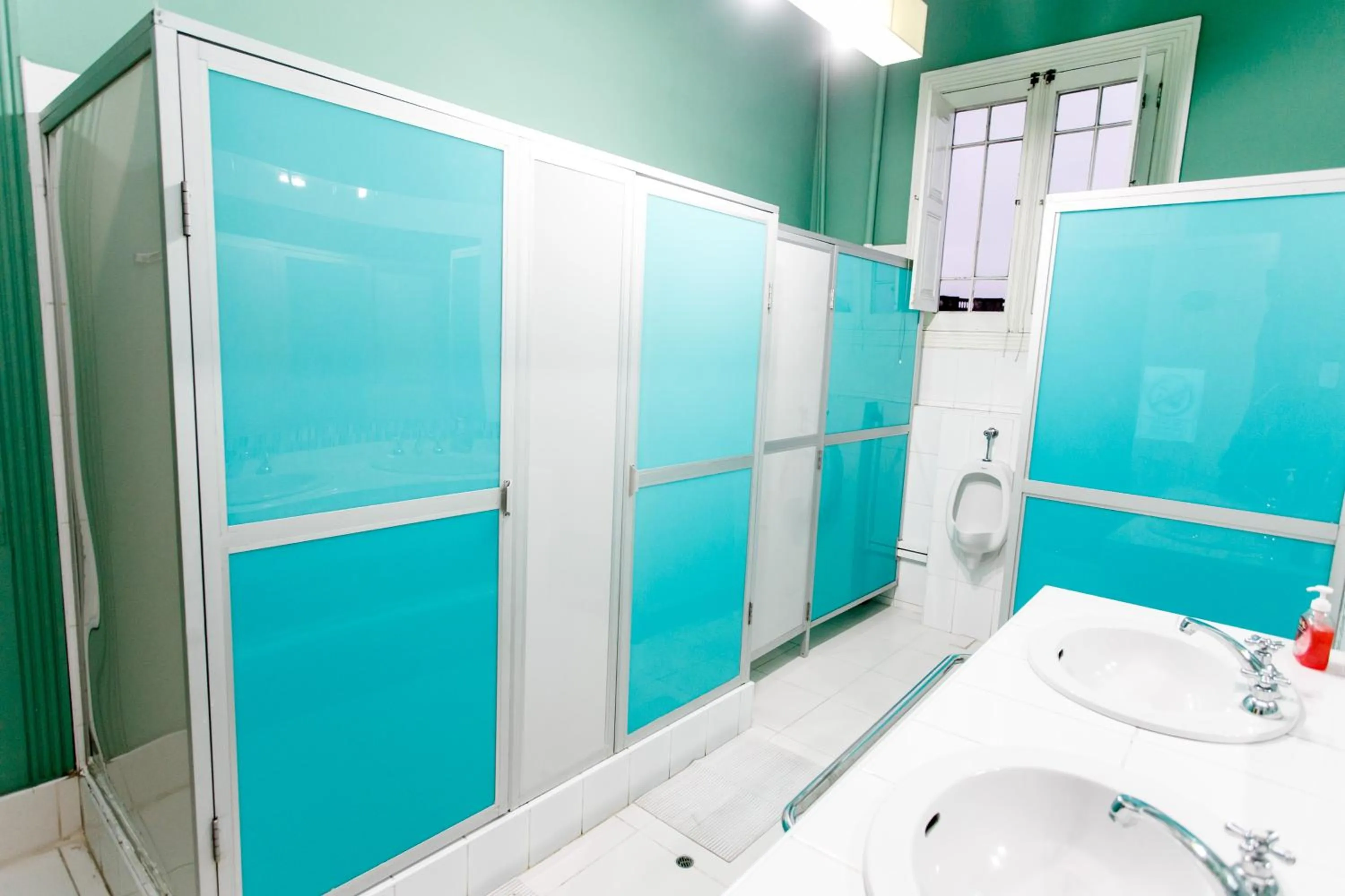 Shower in Lima Wari Hotel Boutique