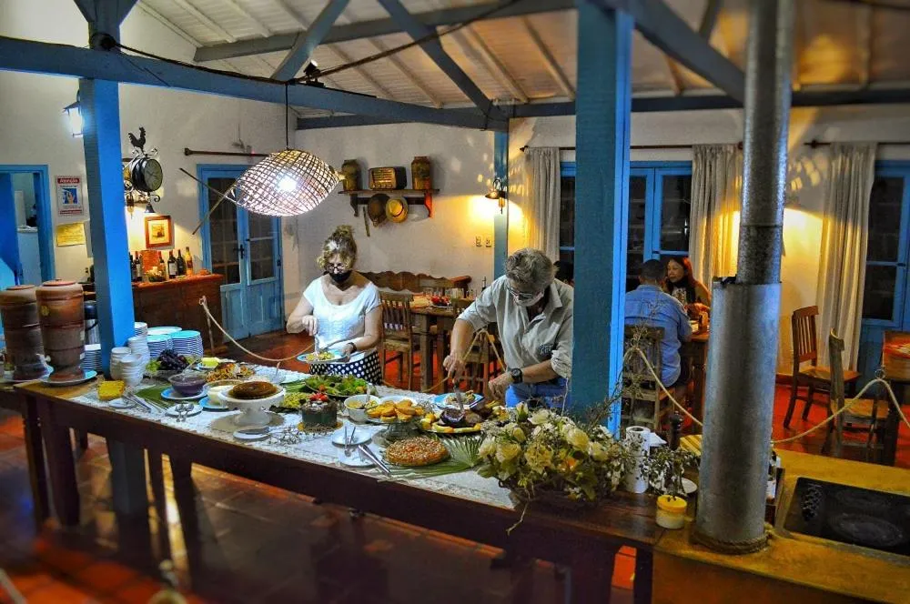 Restaurant/places to eat in Pousada Fazenda Xaraés