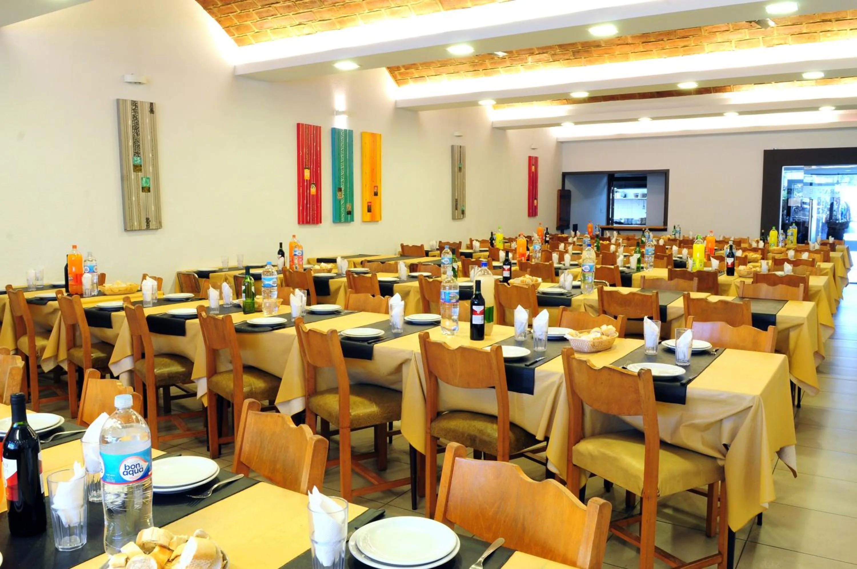 Restaurant/places to eat in Hotel Presidente