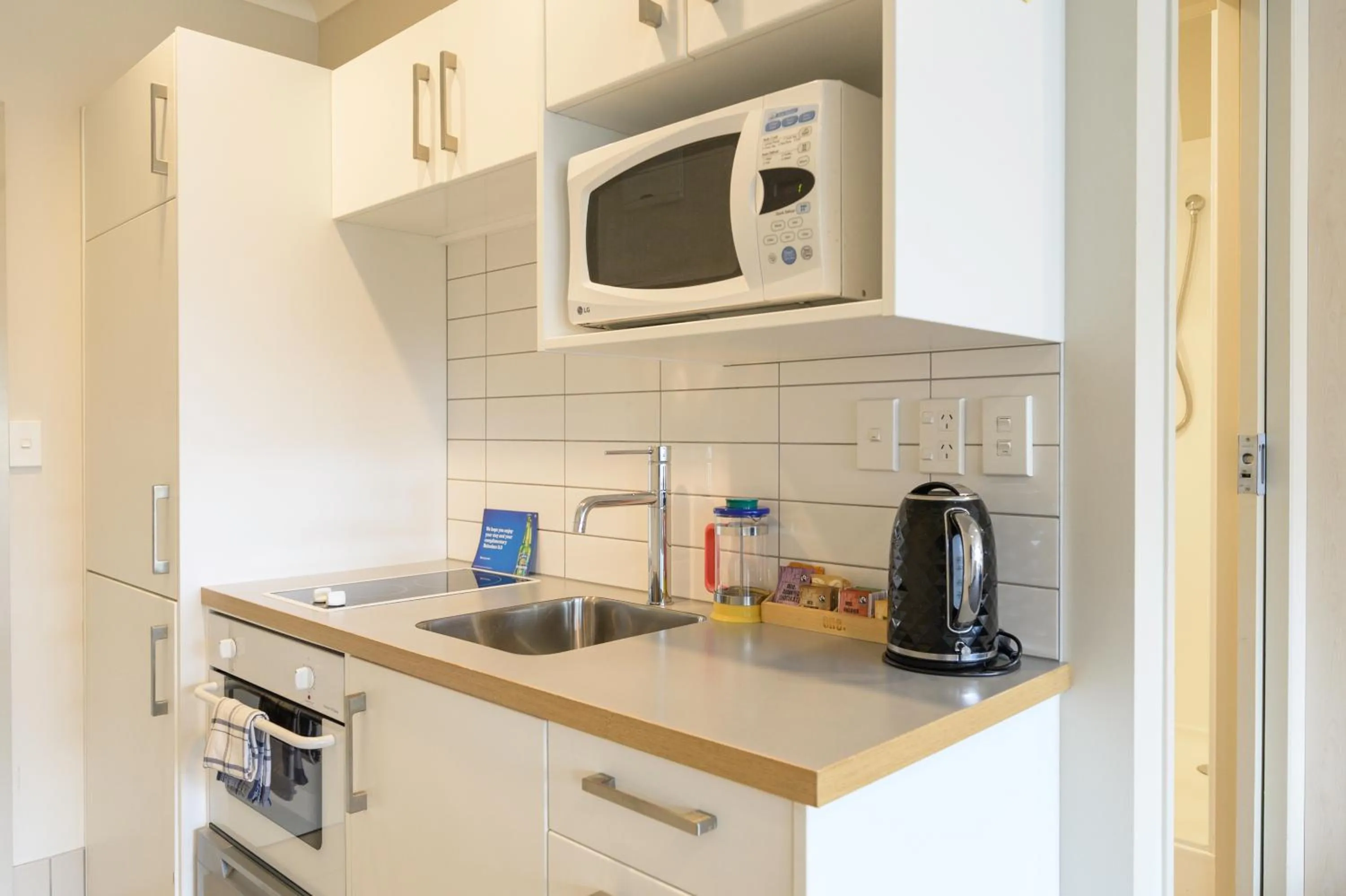 Kitchen or kitchenette in U Residence Hotel, Signature Collection by BW