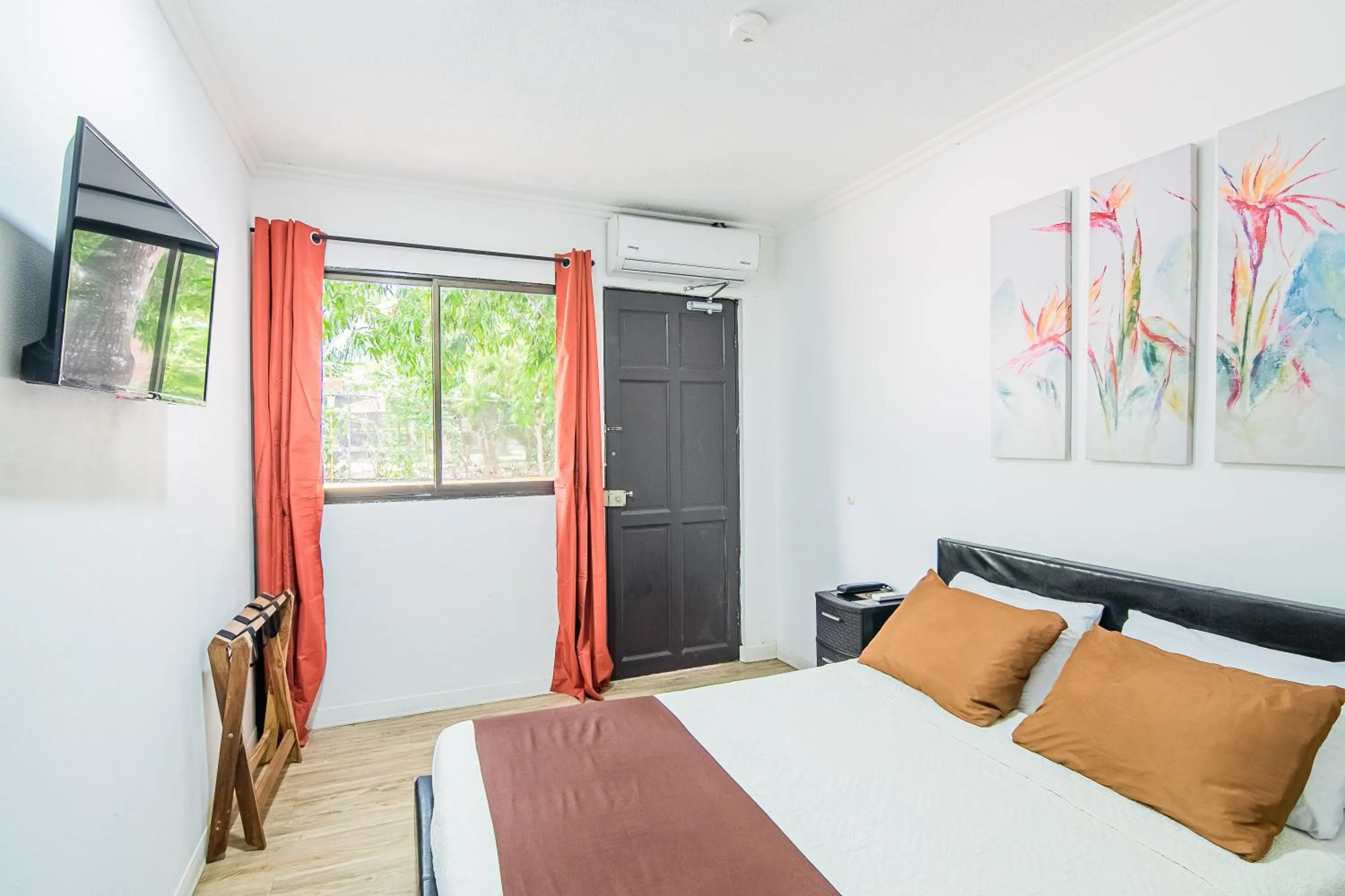 Bedroom, Bed in Jaco Lodge Quiet Place