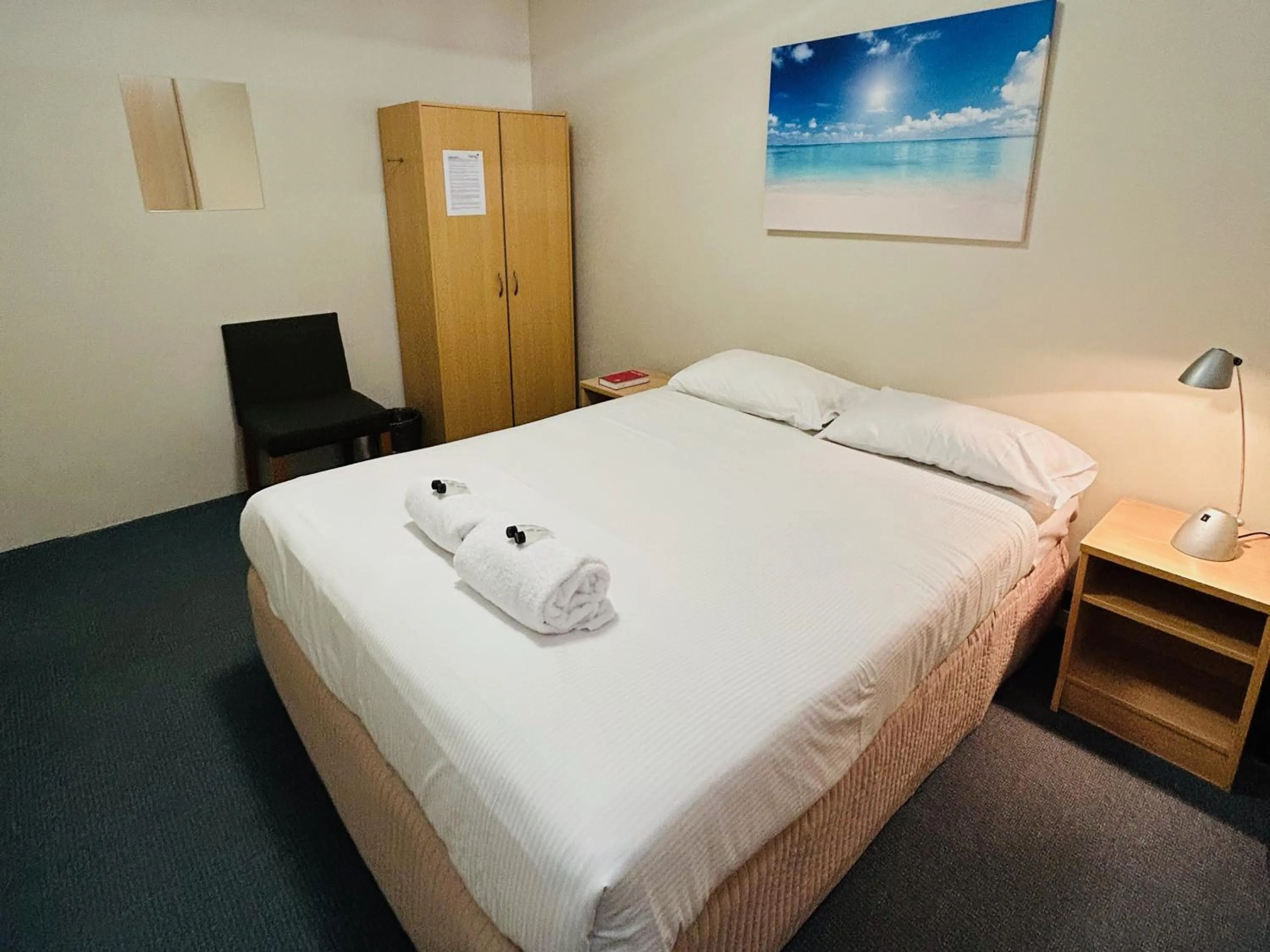 Bedroom, Bed in Siesta Sydney