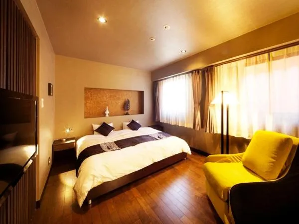 Bed in Silk Inn Kagoshima