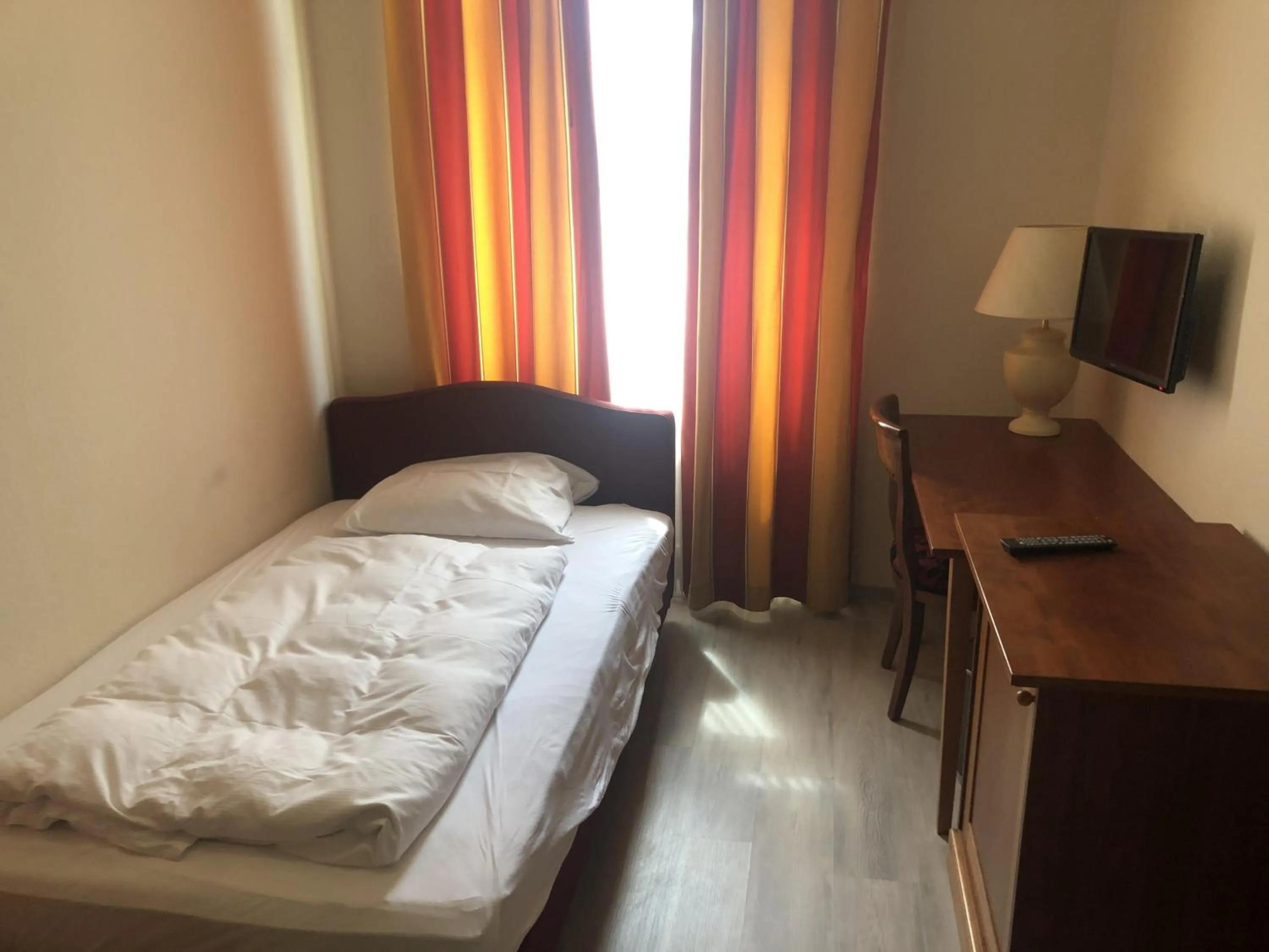 TV and multimedia, TV/Entertainment Center in Hotel-Events Adlerpalast