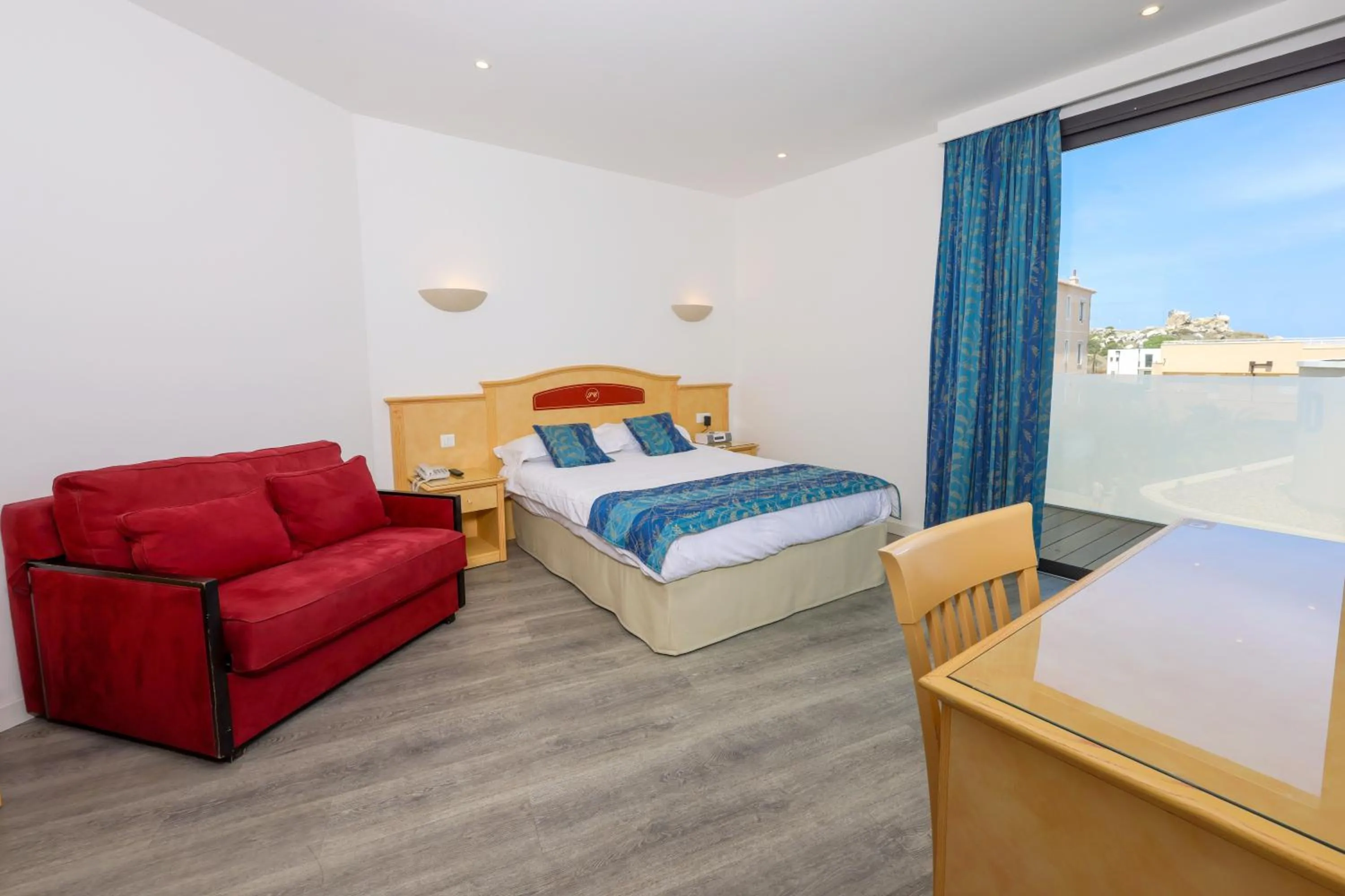 Photo of the whole room in Hotel Saint Christophe