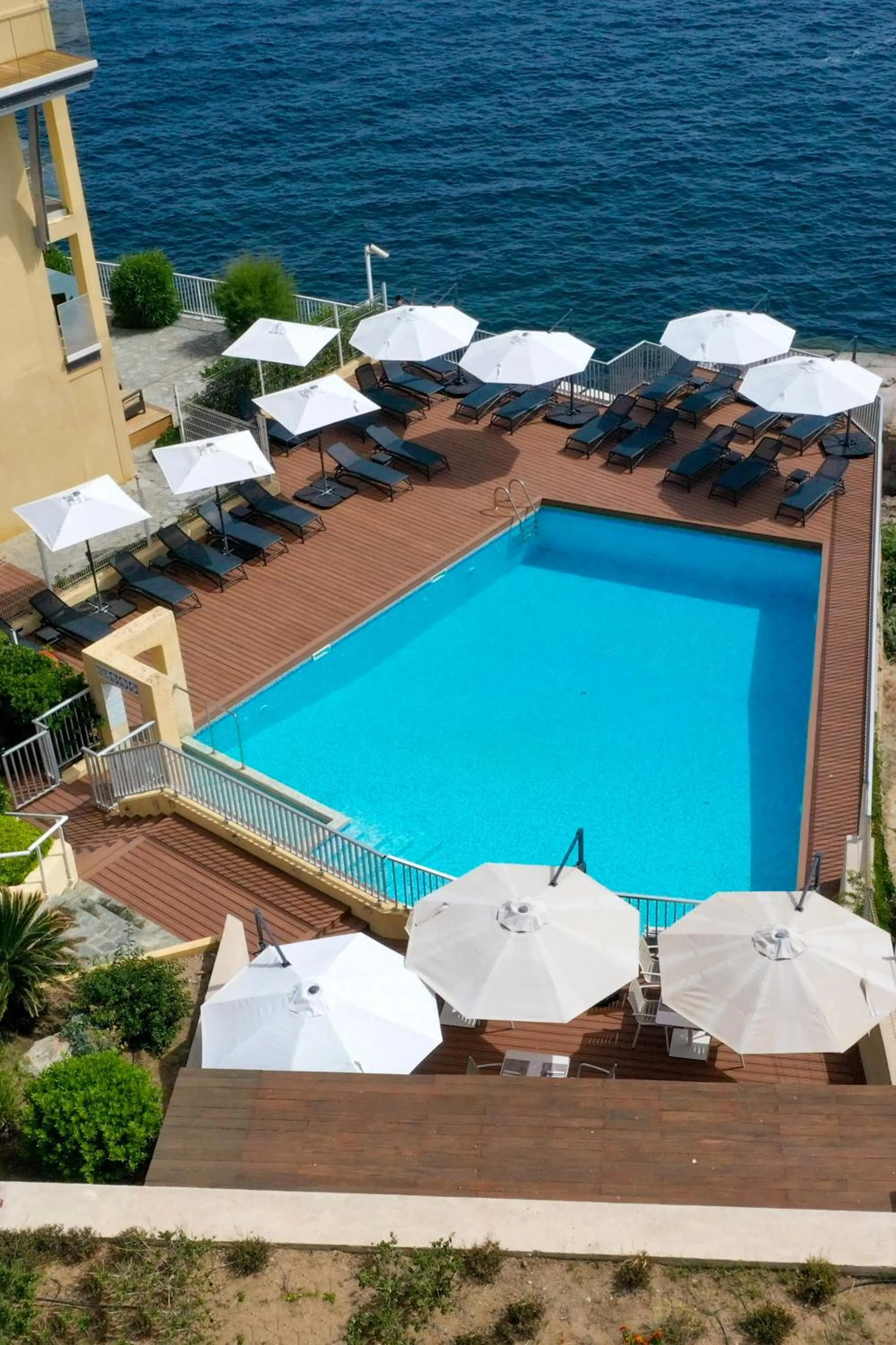 Pool view in Hotel Saint Christophe